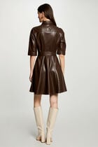 Robe courte évasée simili cuir marron femme