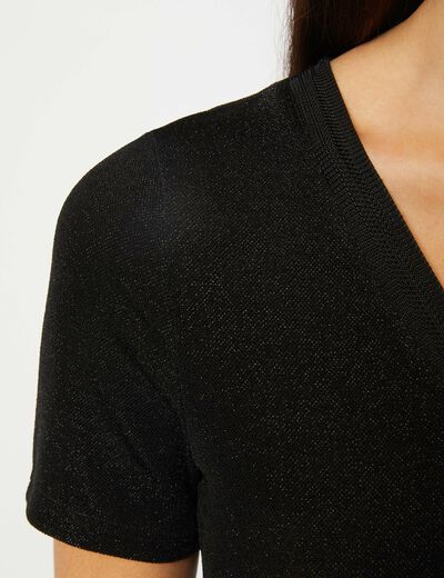 Short-sleeved t-shirt with V-neck black women