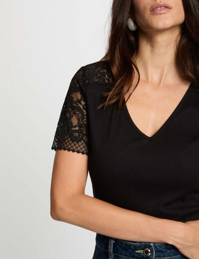 Lace V-neck t-shirt black women