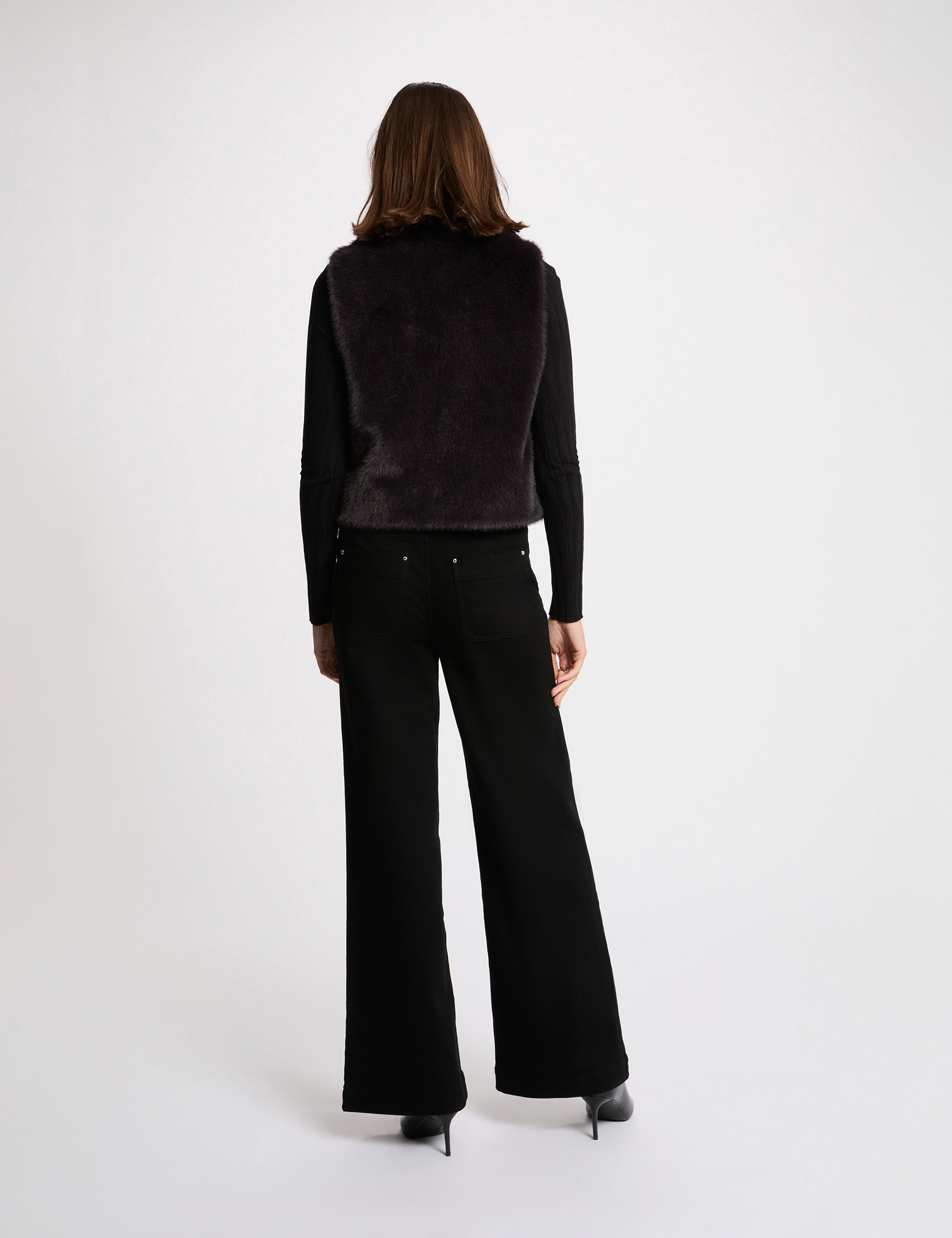 Sleeveless jacket black women