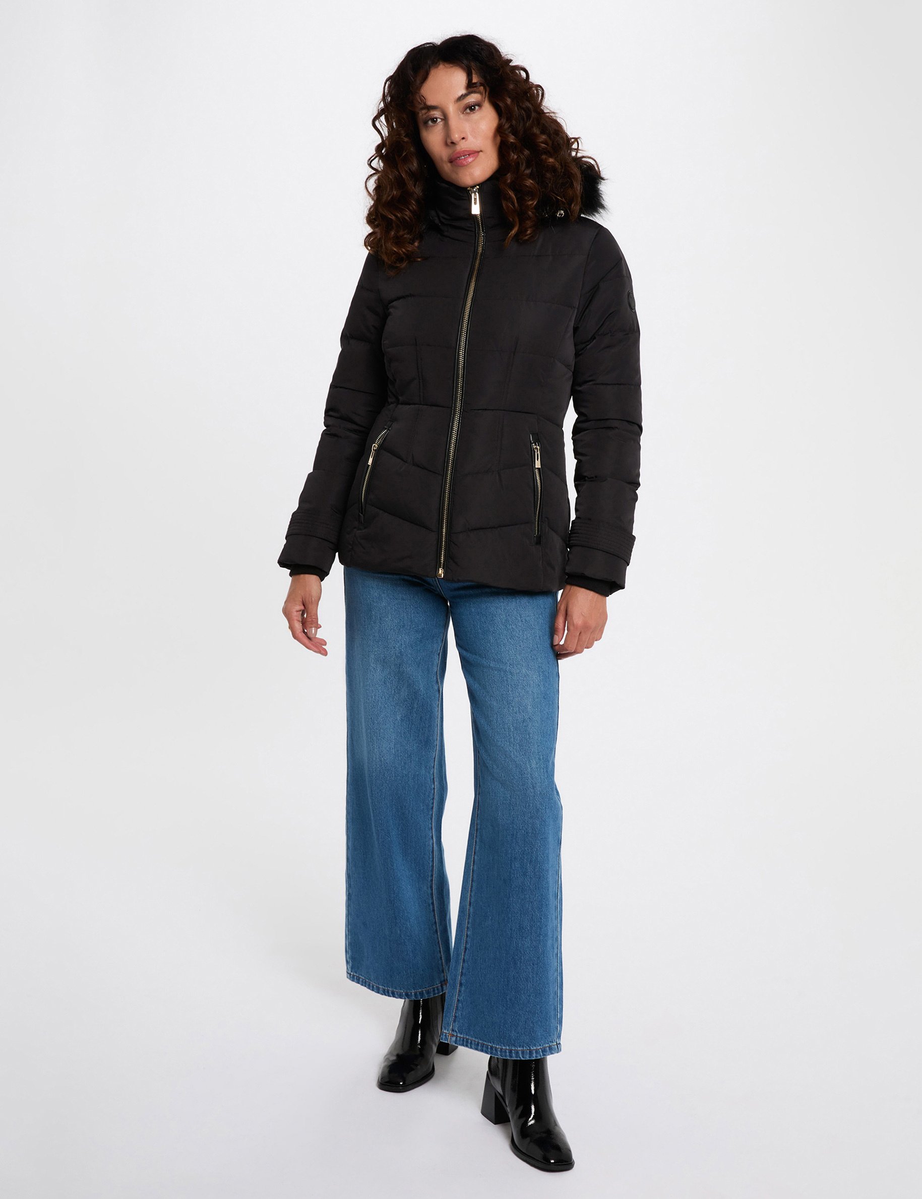 doudoune courte ajustee noir femme Doudoune courte ajustée noir femme