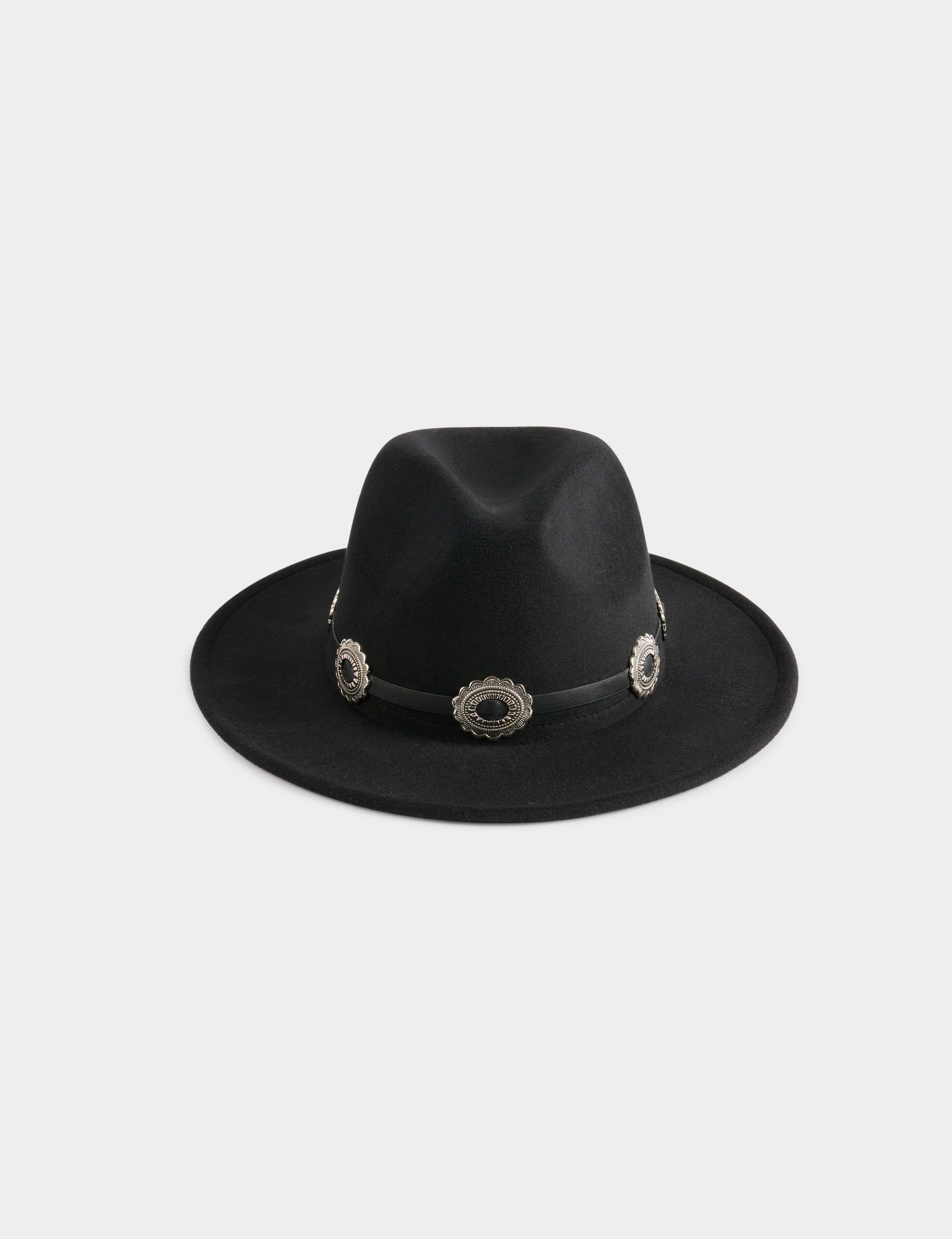 hat with western details black women Hat with western details black women