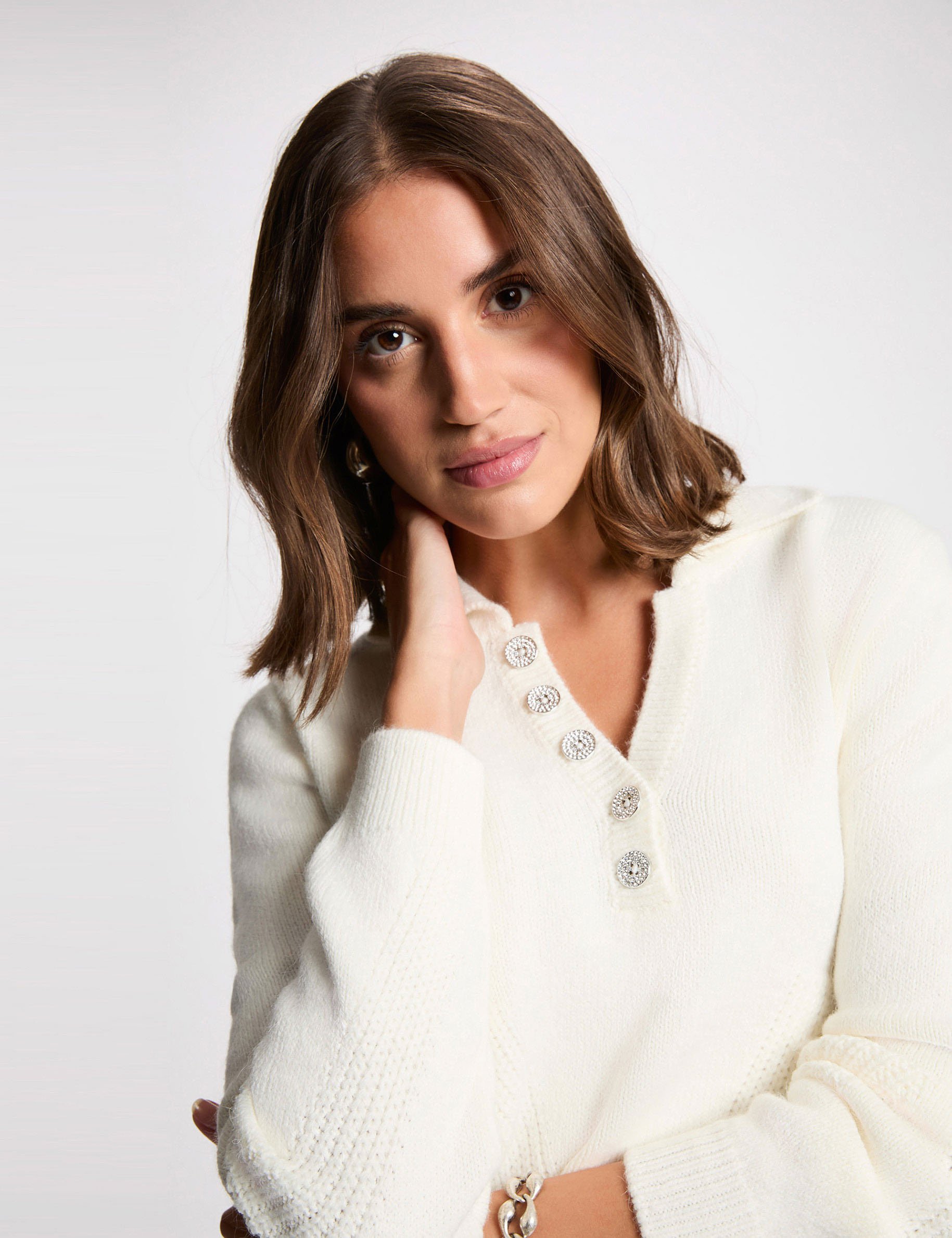 Sweater with a turned-down collar white women