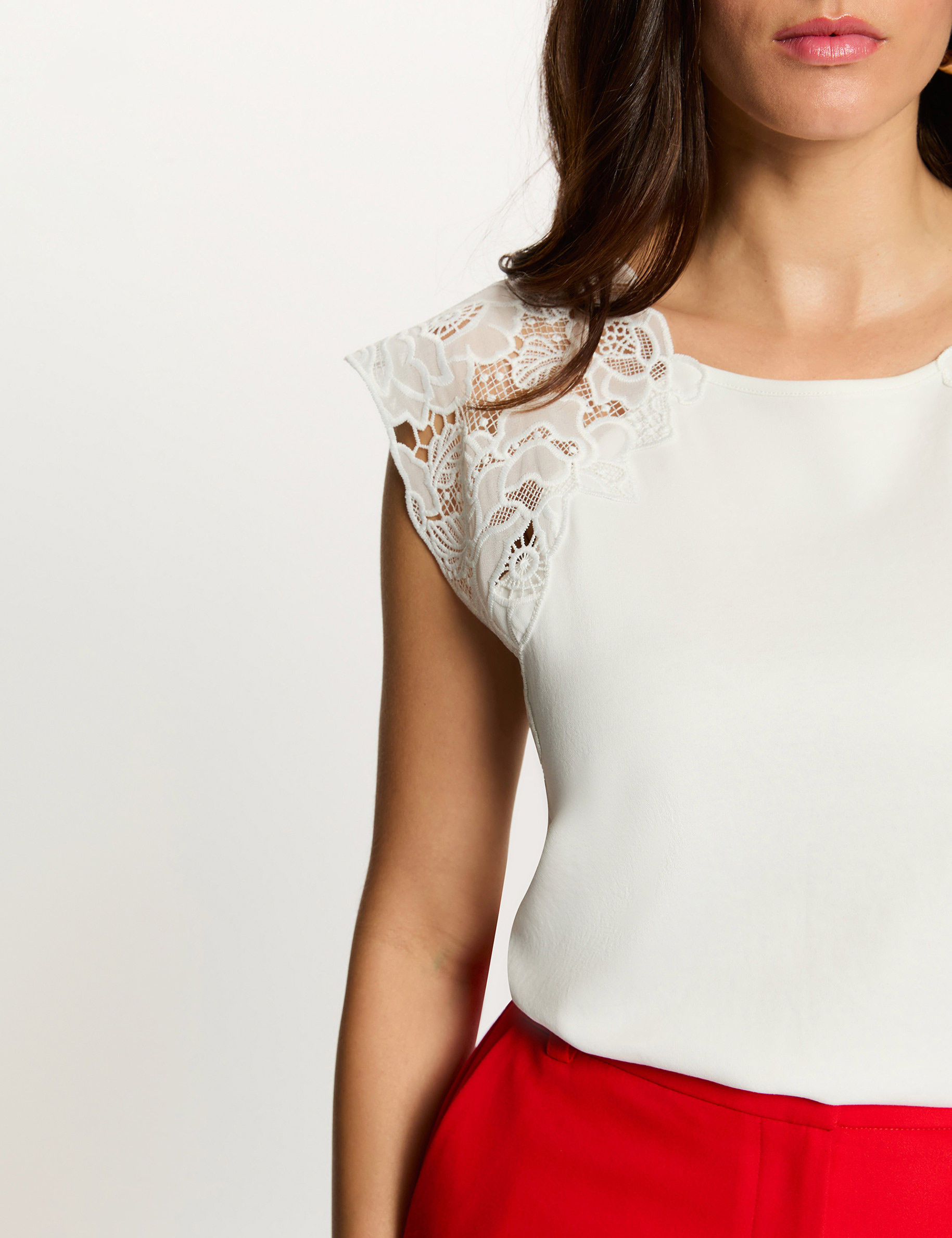 Sleeveless lace top white women
