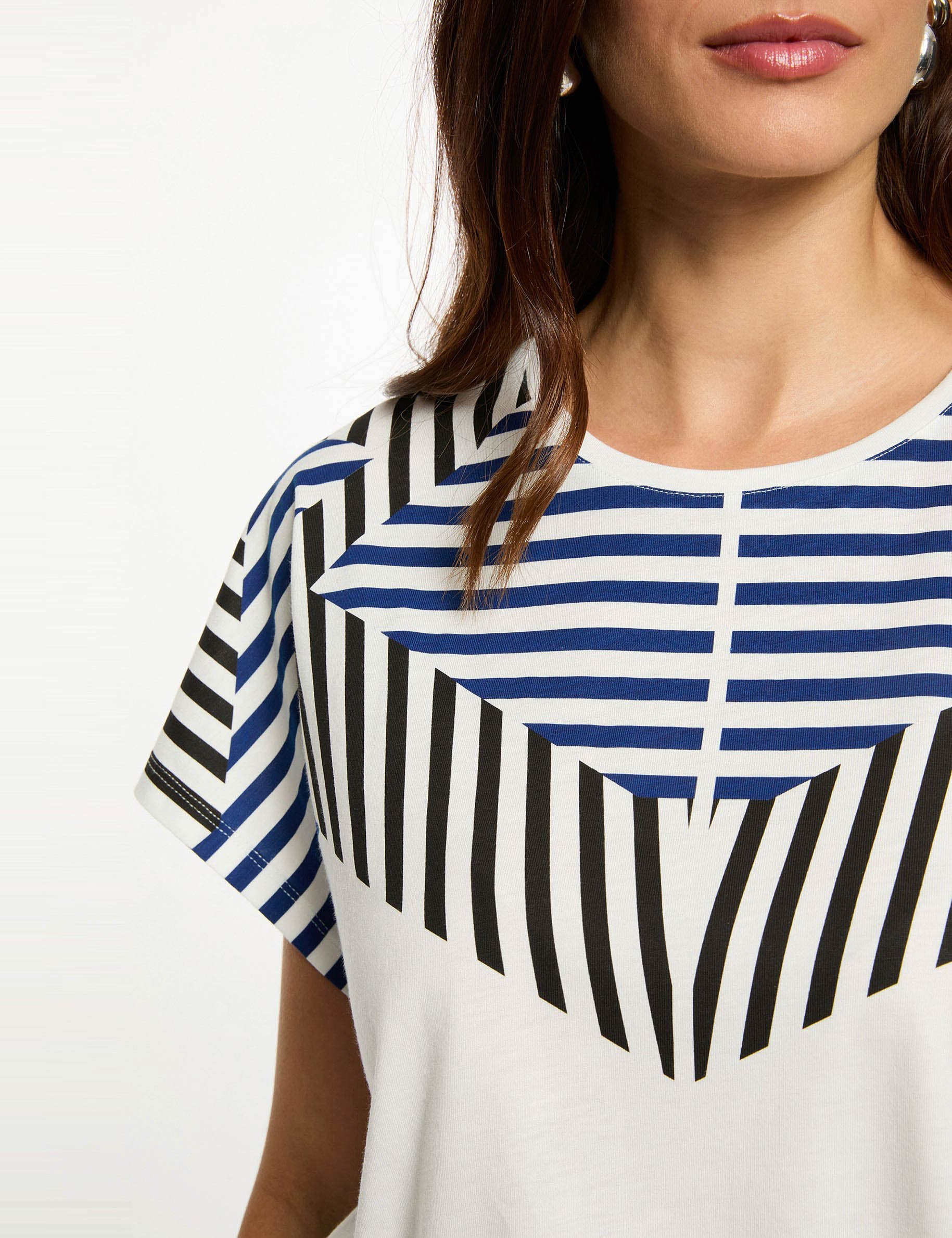 cropped t shirt with round neck white women Cropped t-shirt with round neck white women