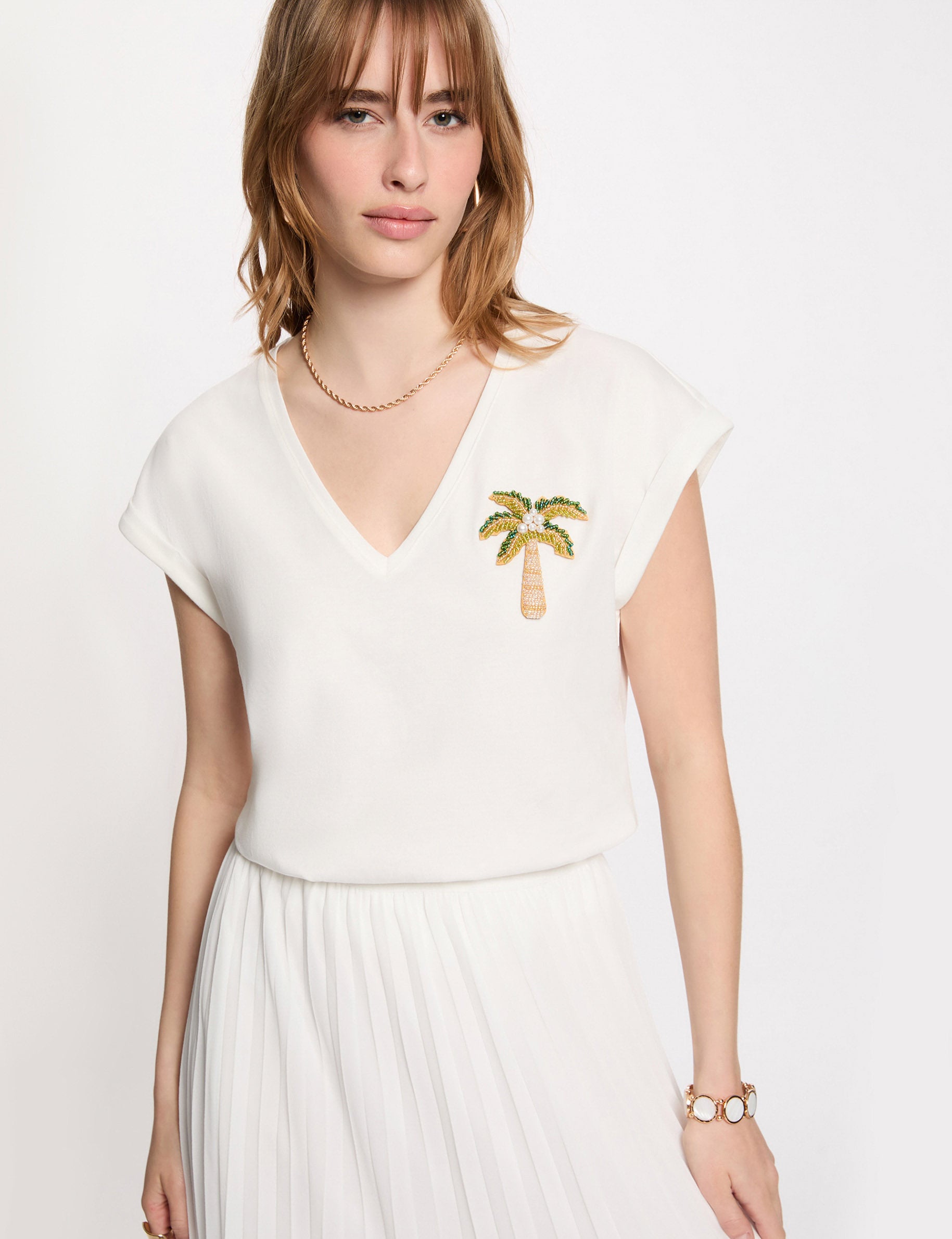 V-neck short-sleeve t-shirt white women