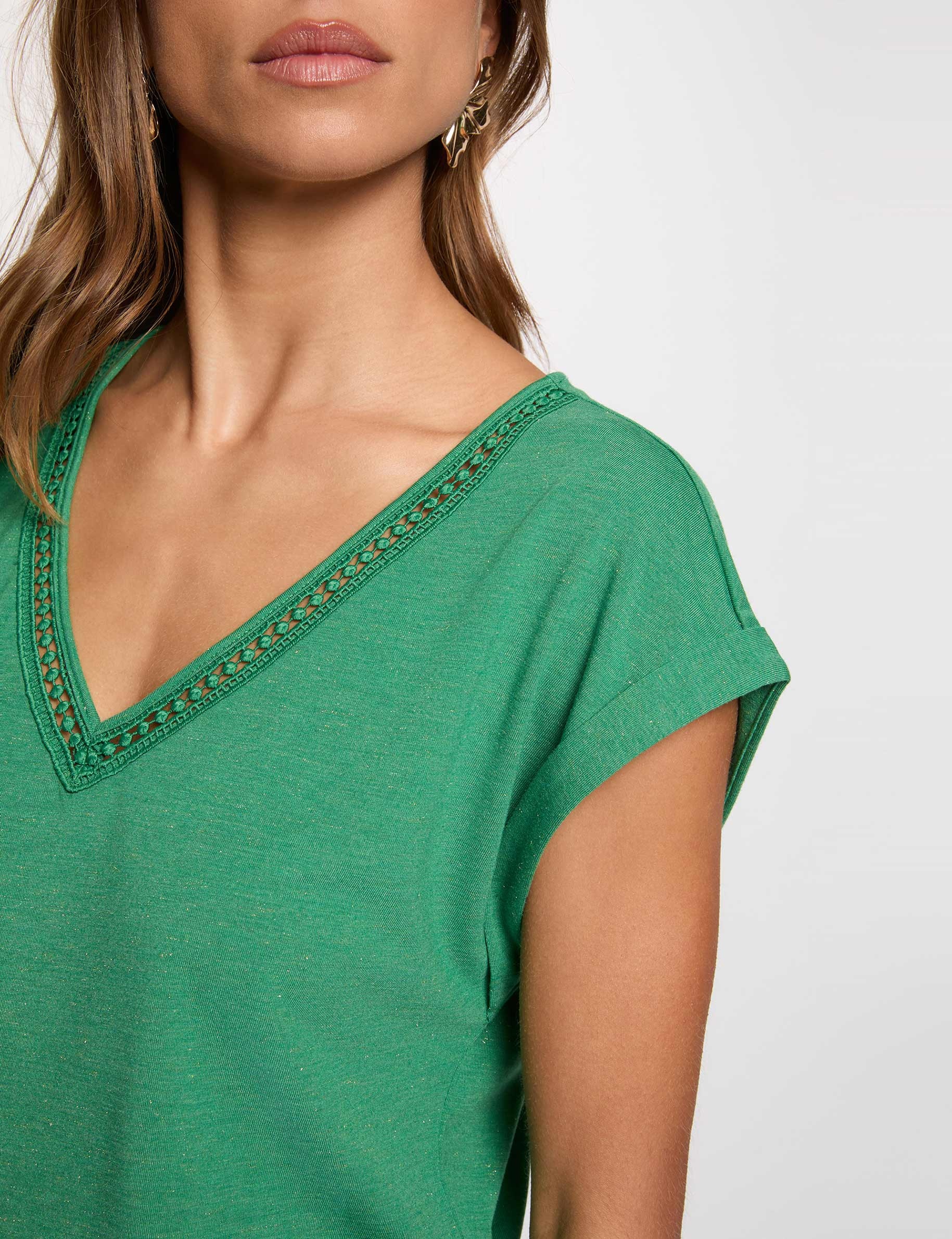 Shiny v-neck t-shirt meadow green women