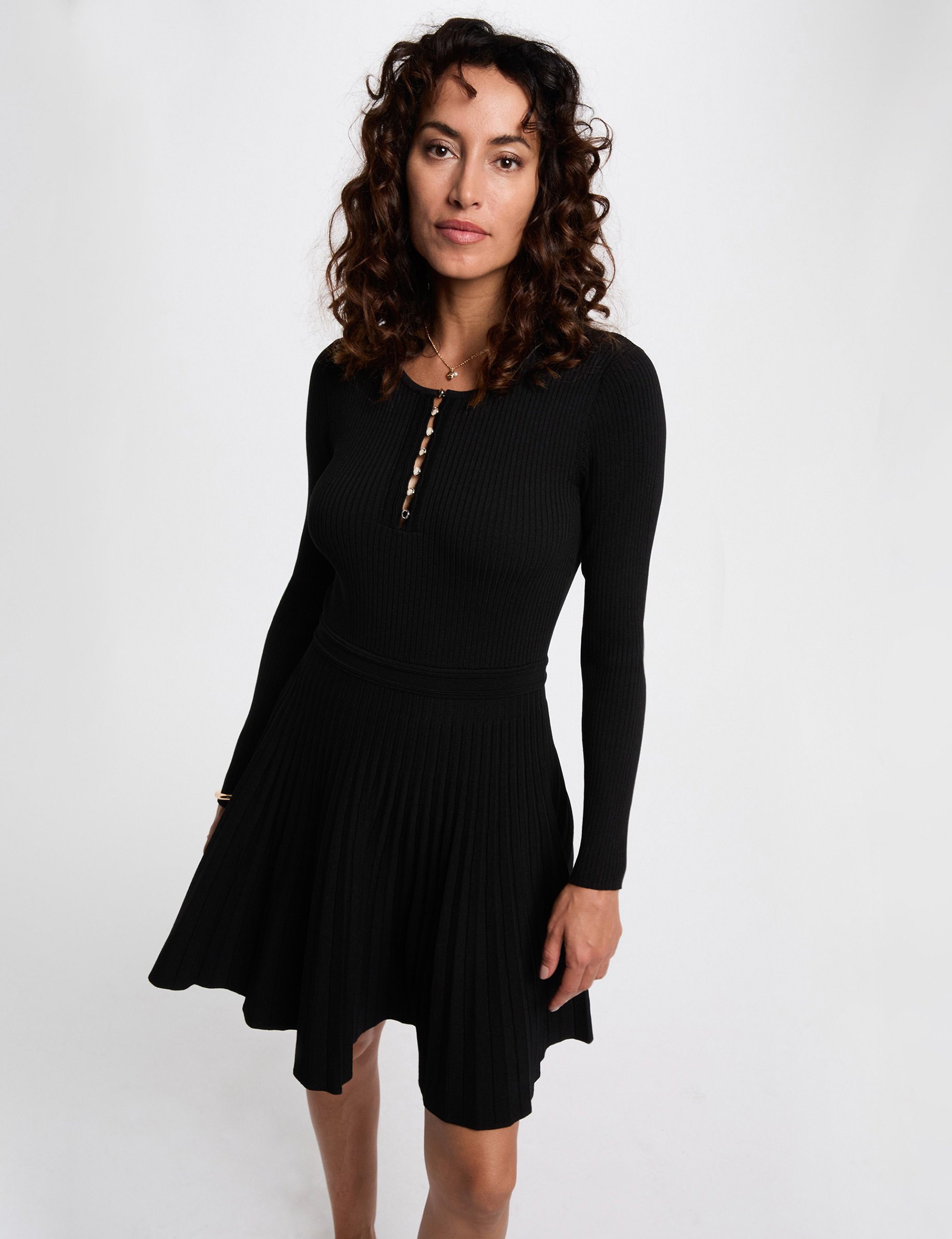 Robe courte cintrée noir femme