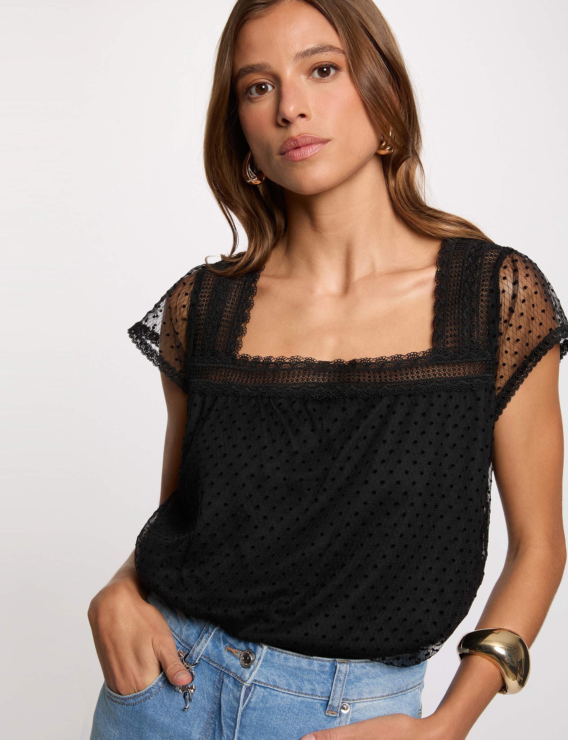 Lace t-shirt with square neckline black women