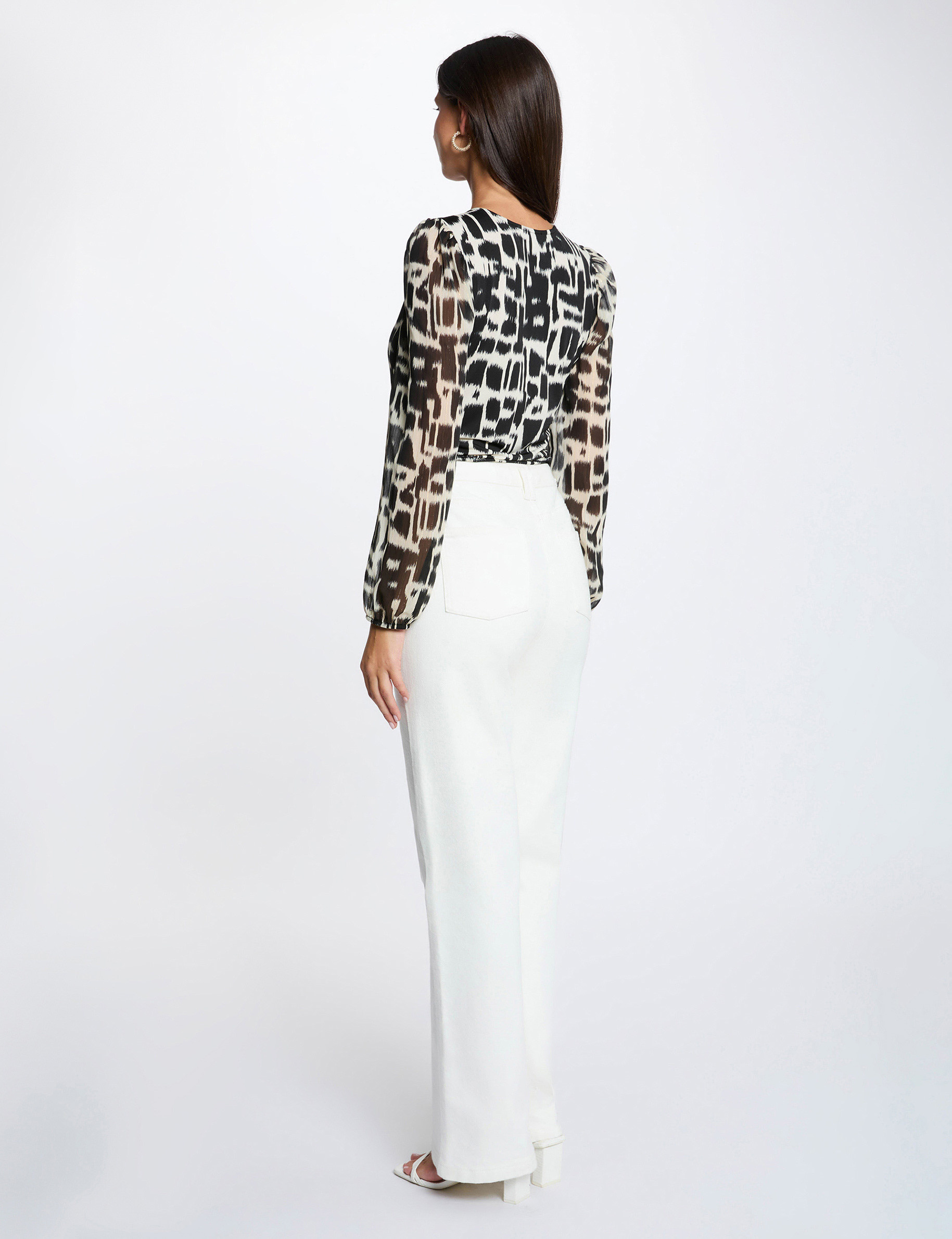 V-neck t-shirt with sheer sleeves multicolor women