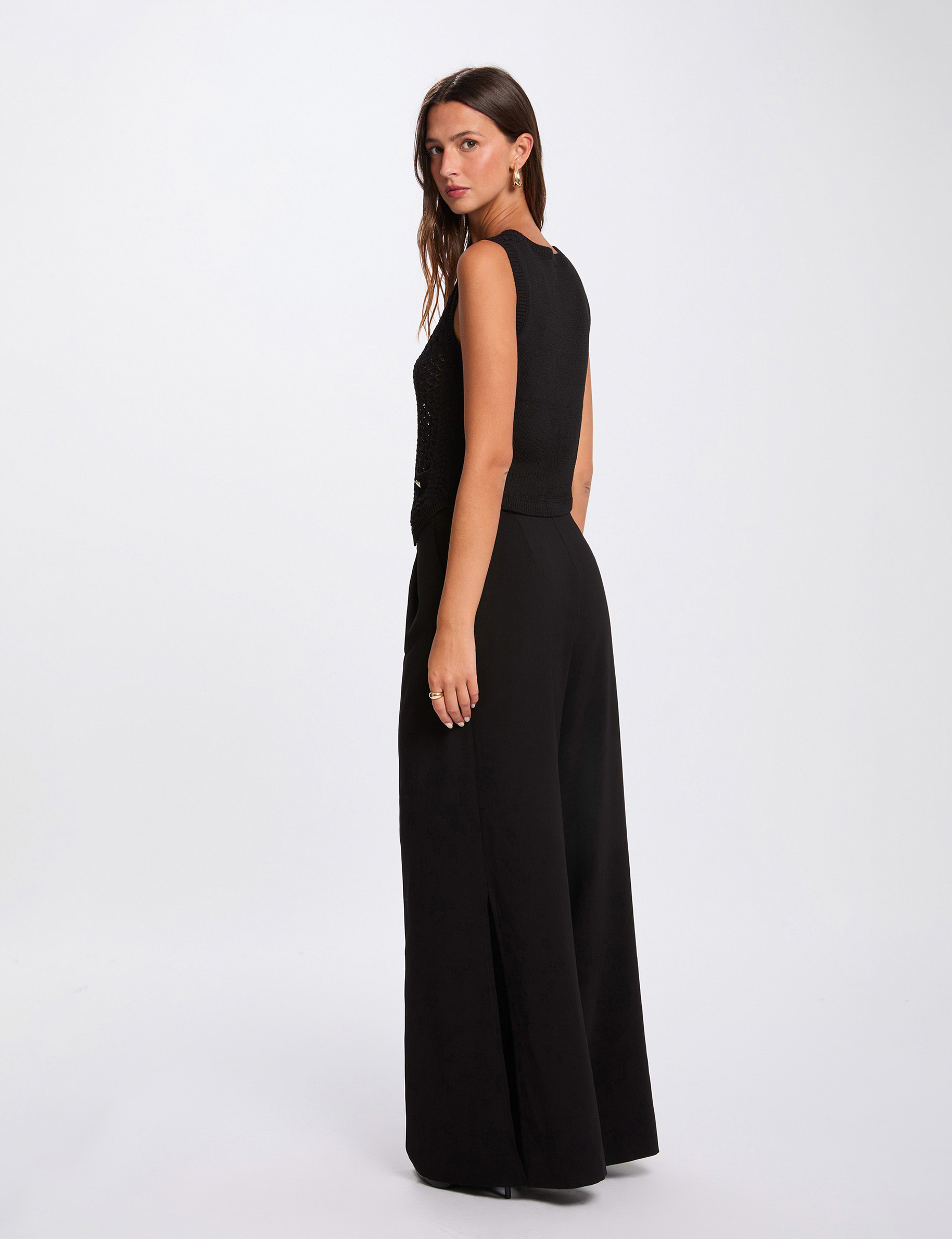 Sleeveless V-neck cardigan black women