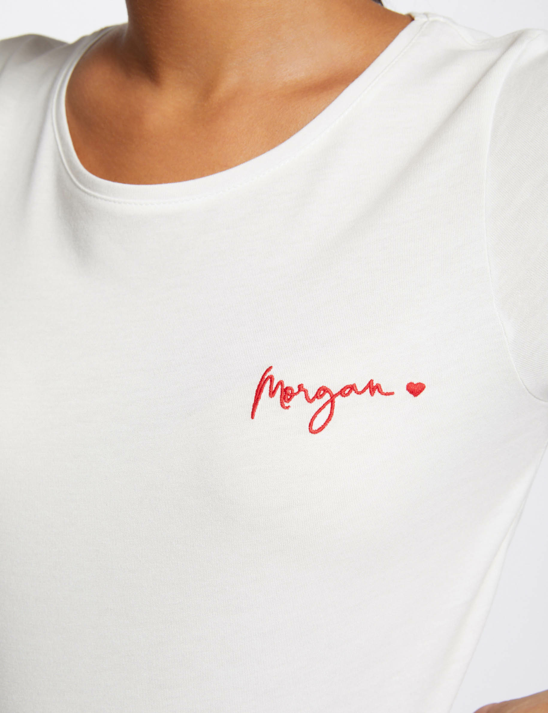 Short-sleeved t-shirt with embroidery ecru ladies' Short-sleeved t-shirt with embroidery ecru ladies'