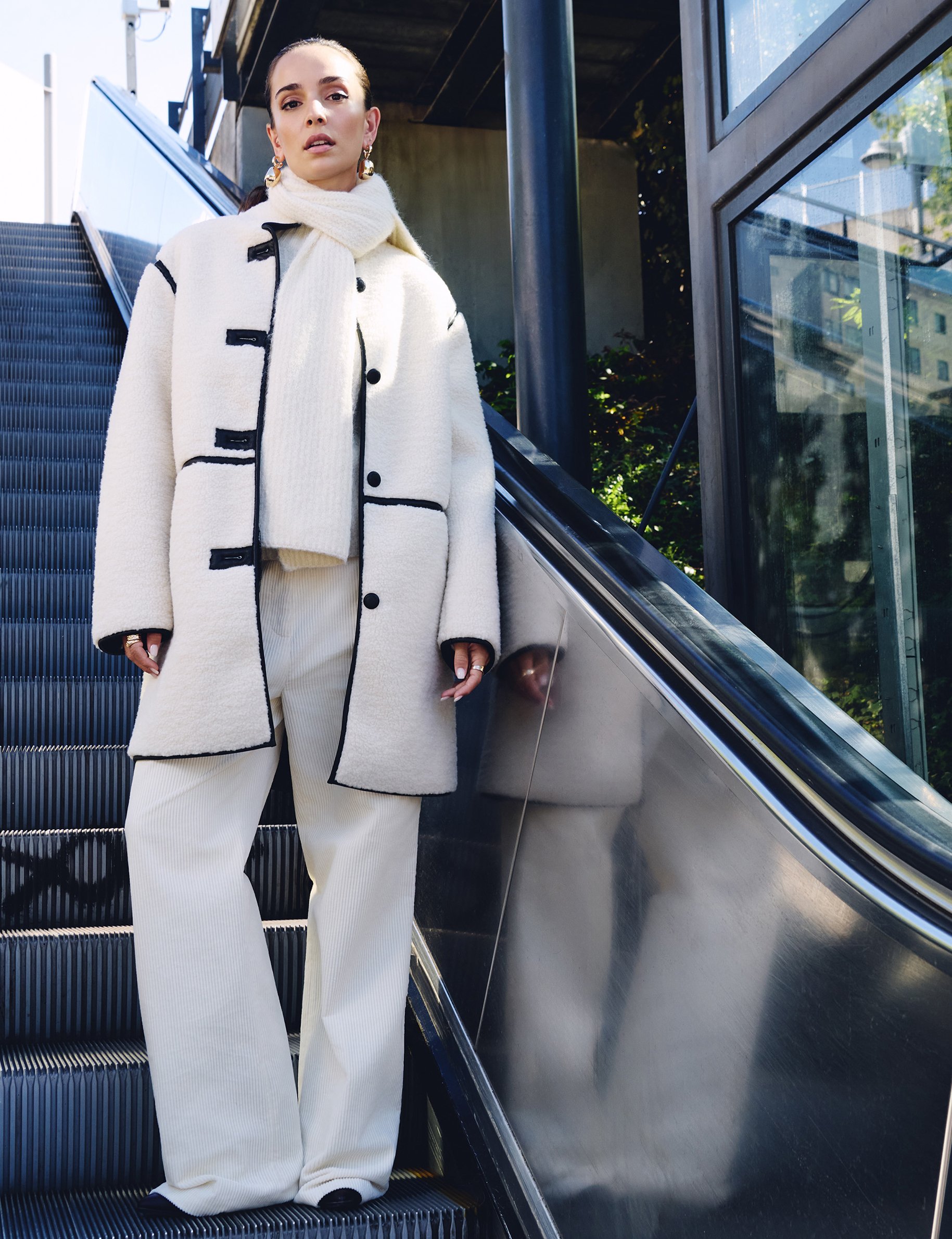 Oversized fluffy coat beige women