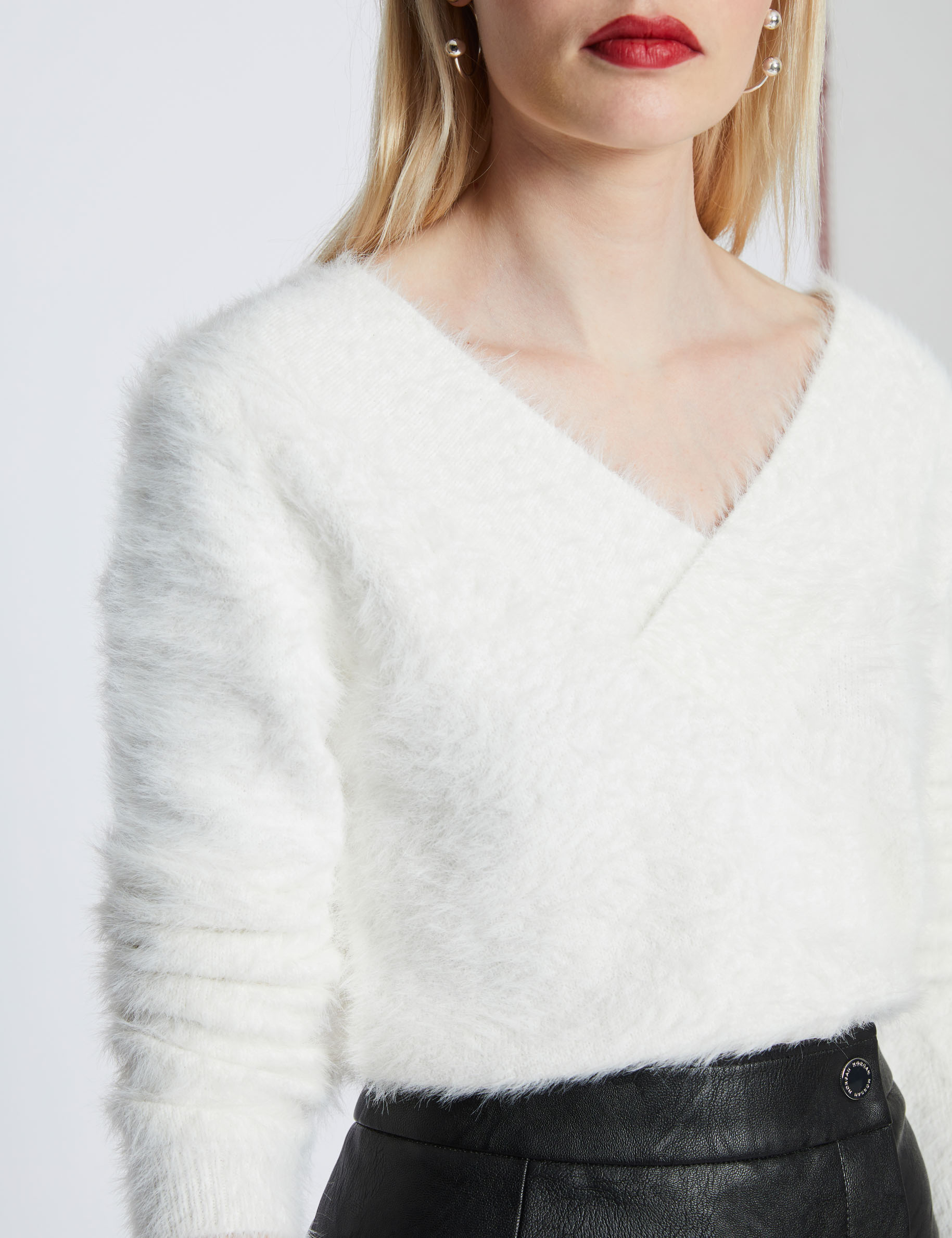 Fluffy knit jumper V-neck front and back ivory women