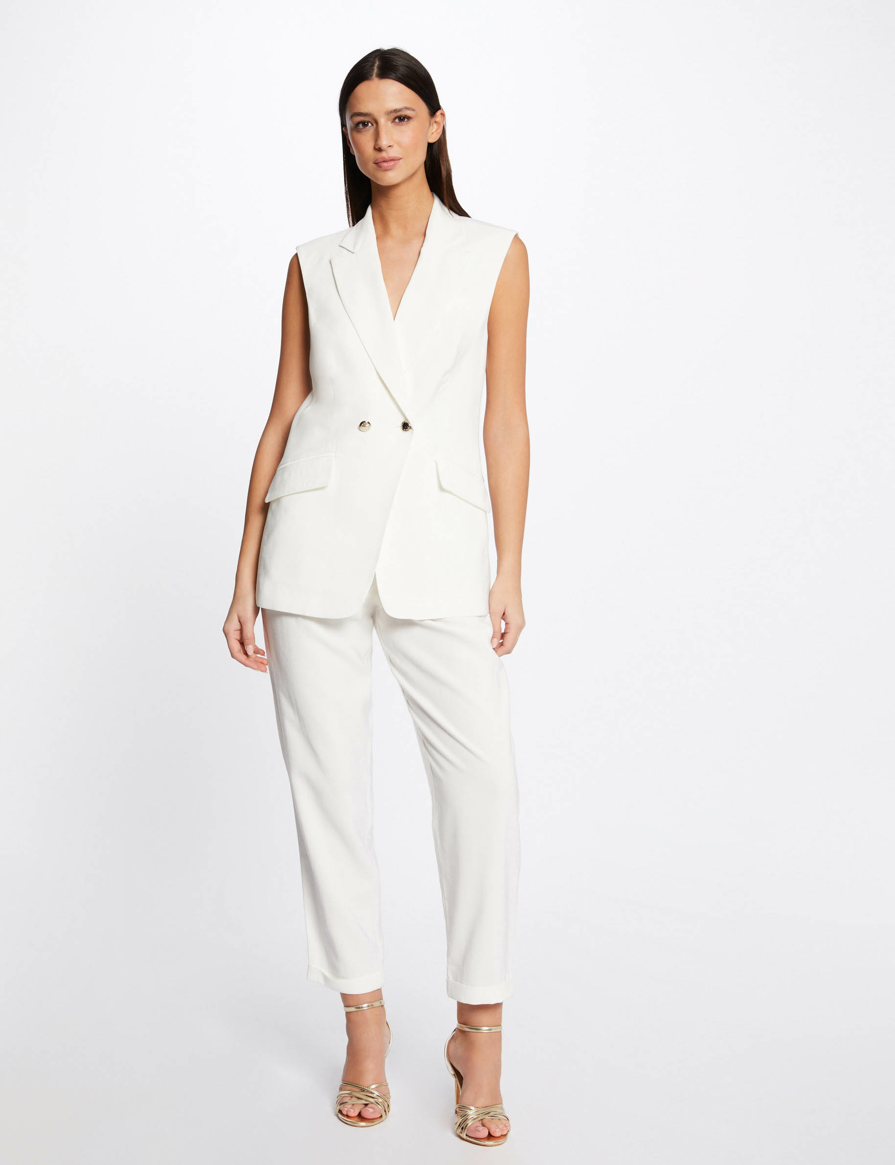 Loose and straight sleeveless jacket ecru ladies' Loose and straight sleeveless jacket ecru ladies'