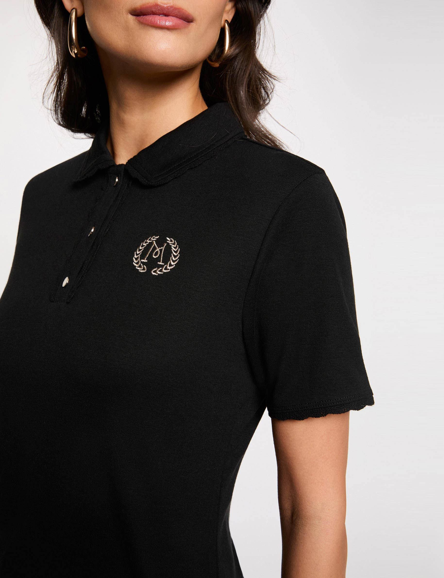 Light knit with a turn-down collar black women