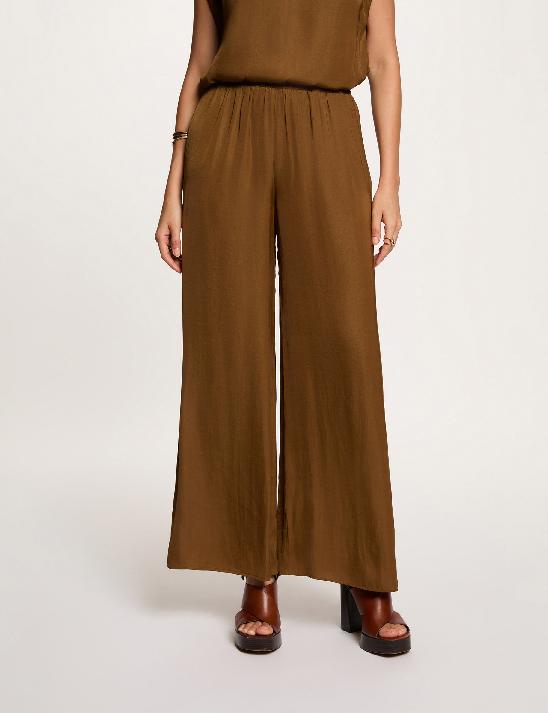 Flowy wide-leg trousers camel women