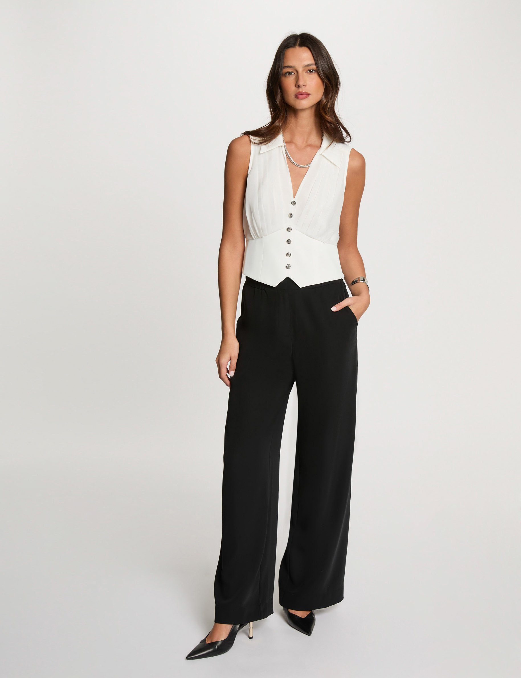 sleeveless pleated top white women Sleeveless pleated top white women