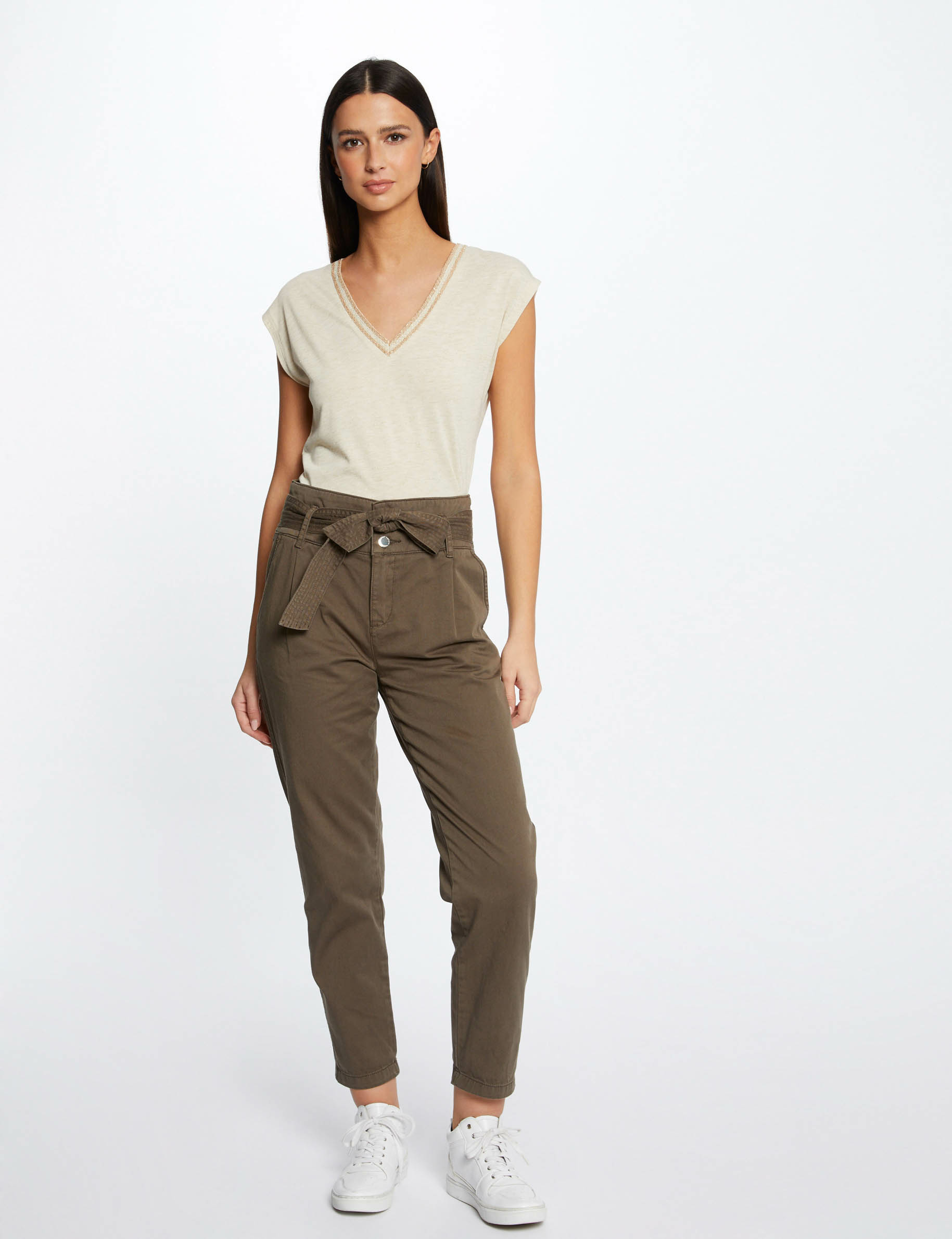 Short-sleeved t-shirt with V-neck sand ladies' Short-sleeved t-shirt with V-neck sand ladies'