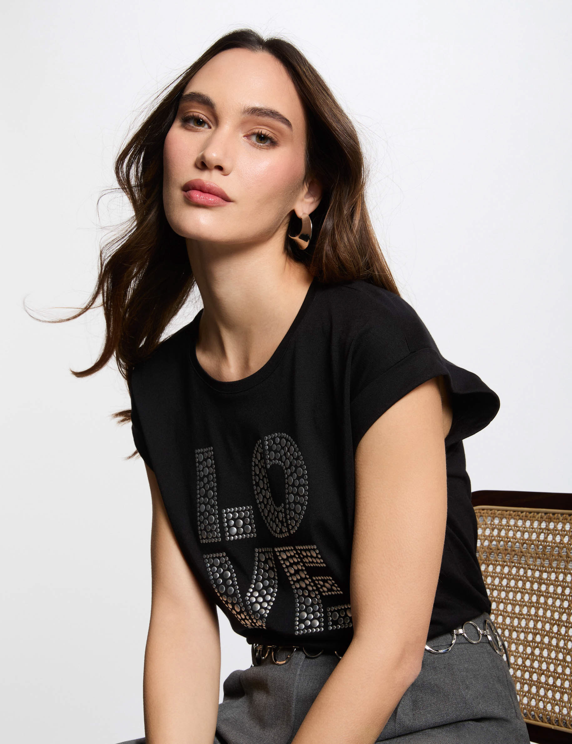 t shirt with message black women T-shirt with message black women