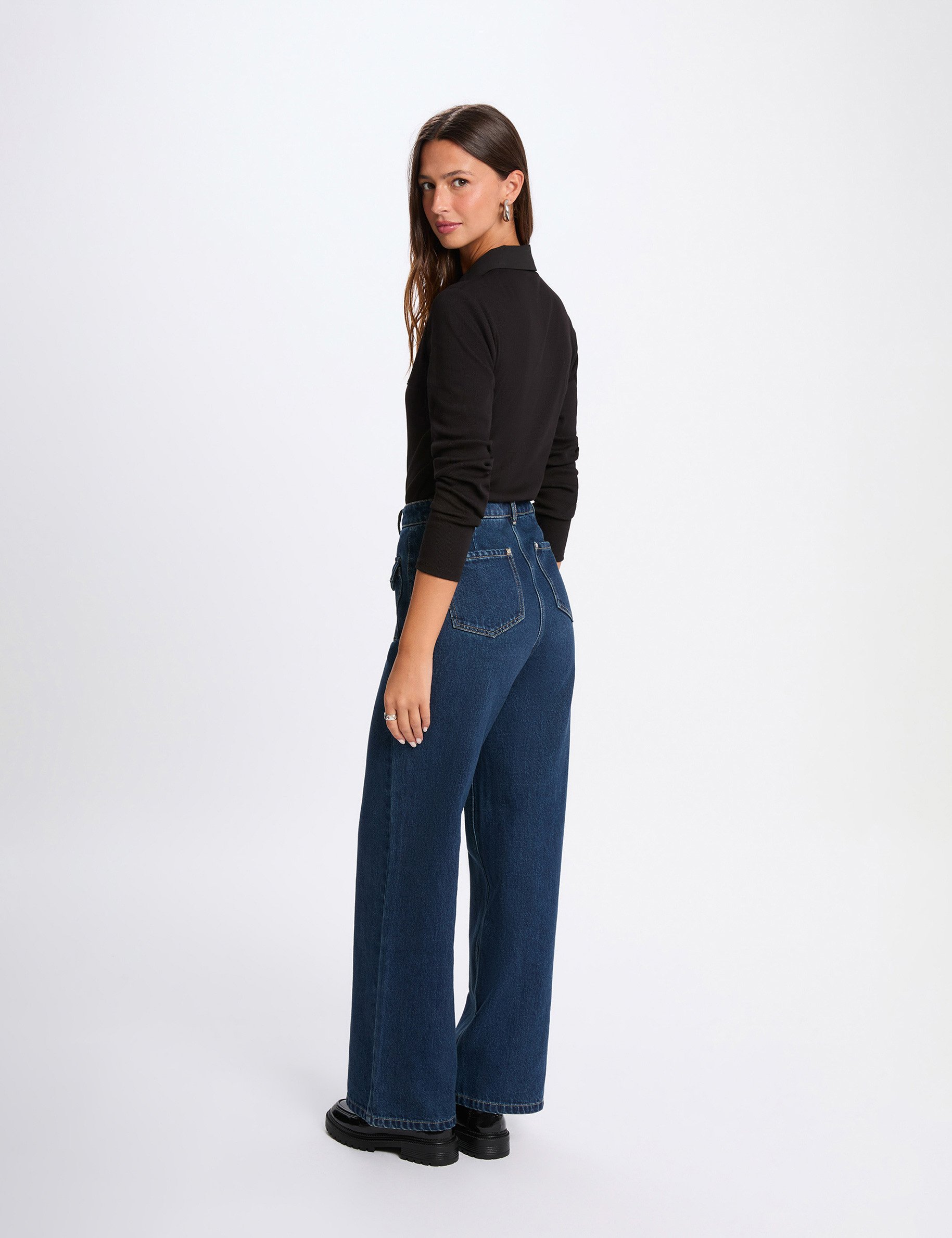 Fitted knit with folded collar black women