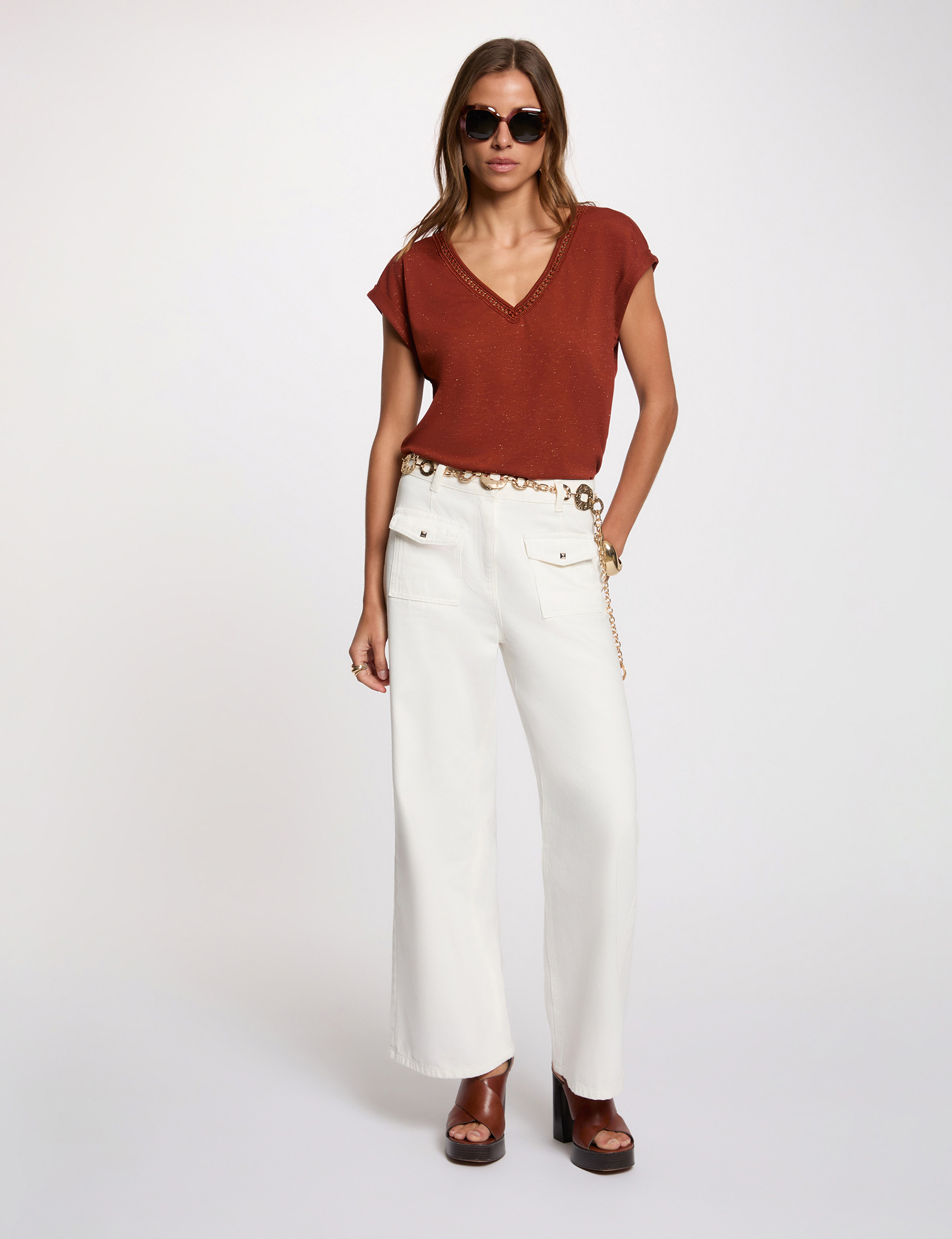 Shiny v-neck t-shirt cognac brown women