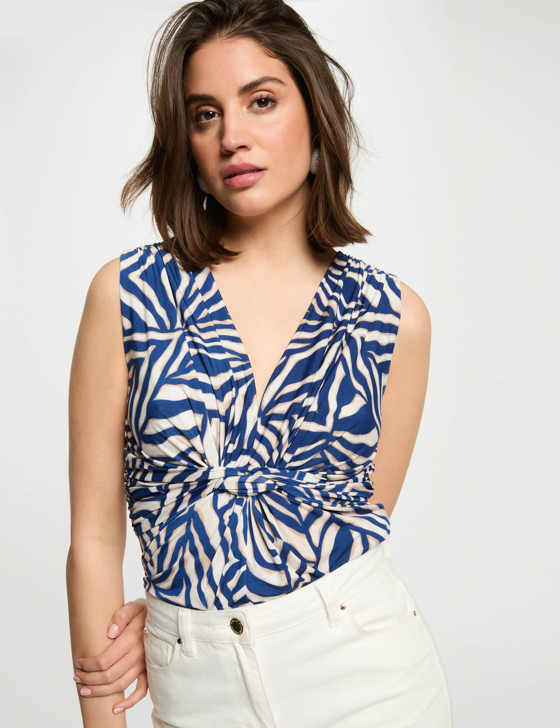 sleeveless vest top white women Sleeveless vest top white women