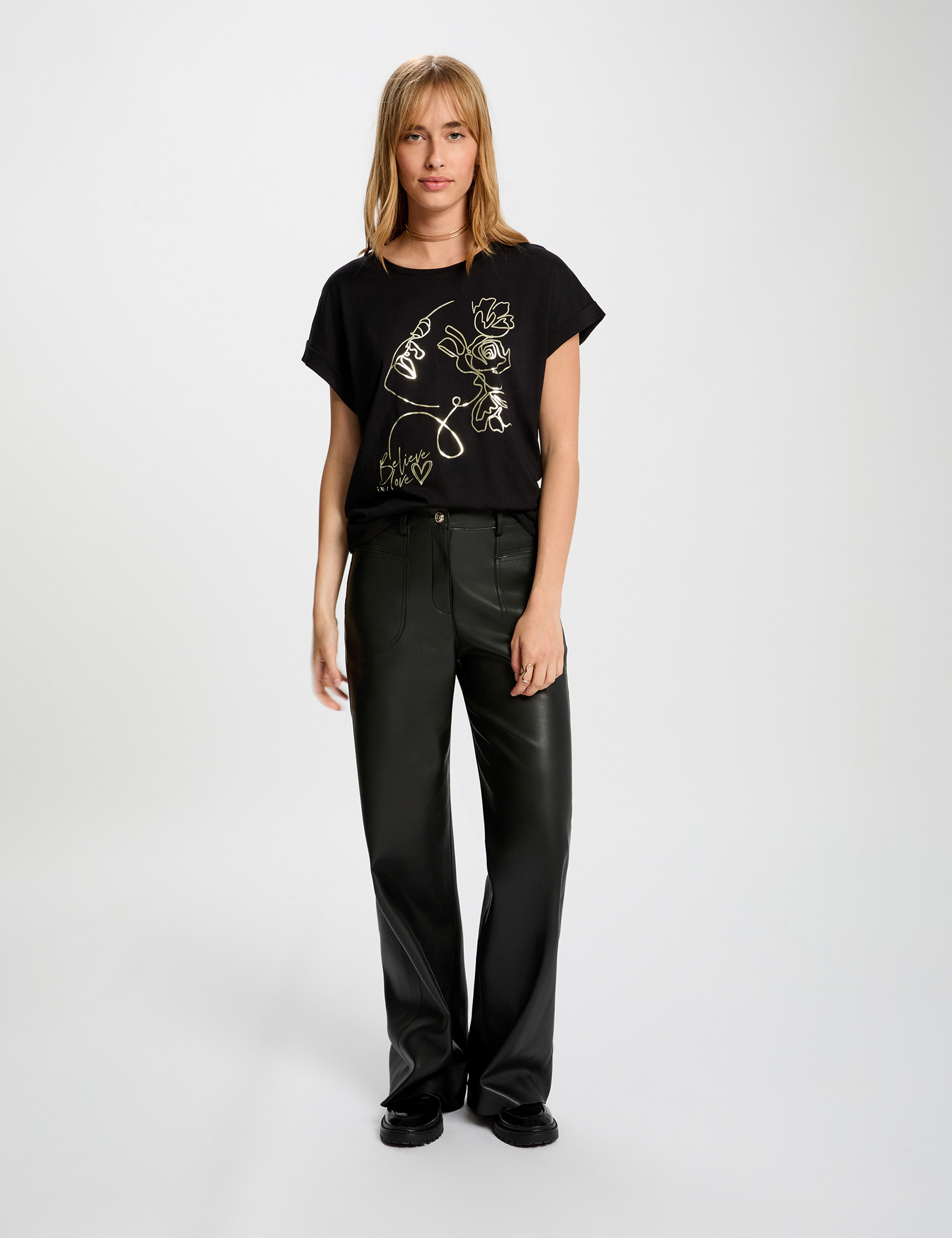 Straight t-shirt with round neck black women