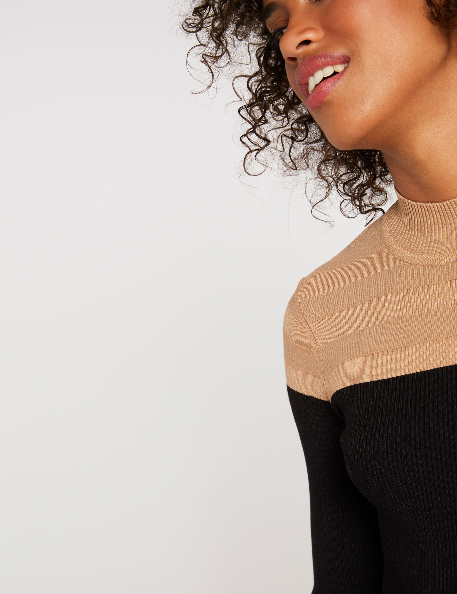 Long-sleeved jumper with high neck camel women