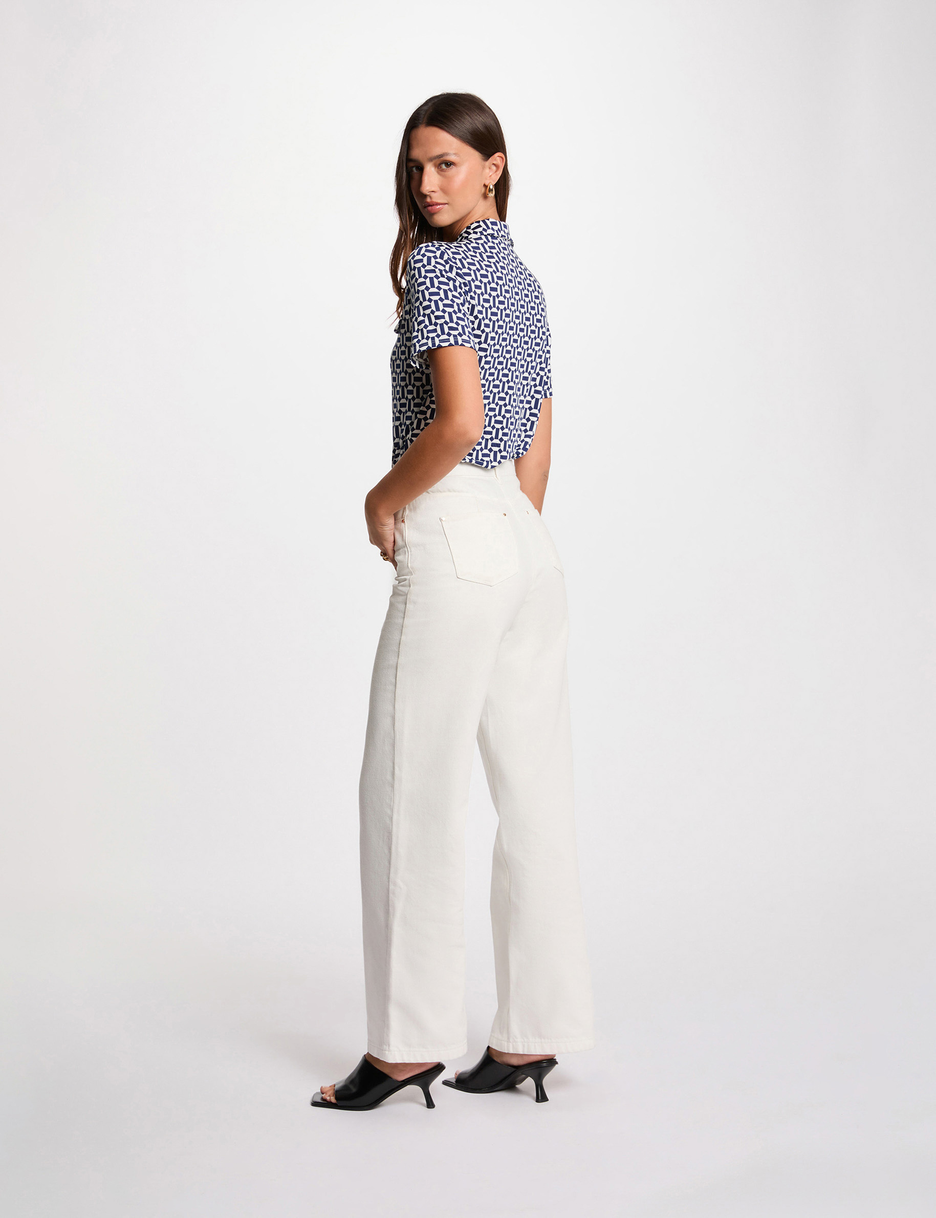 Short-sleeved blouse white women