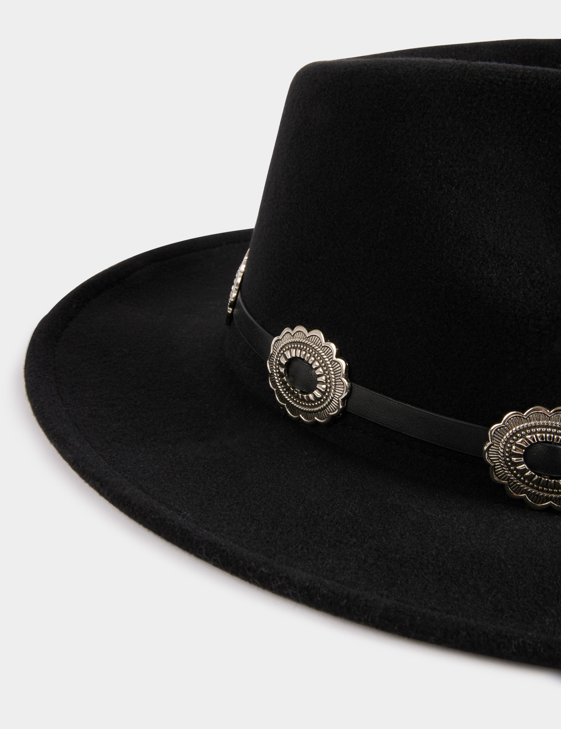 hat with western details black women Hat with western details black women