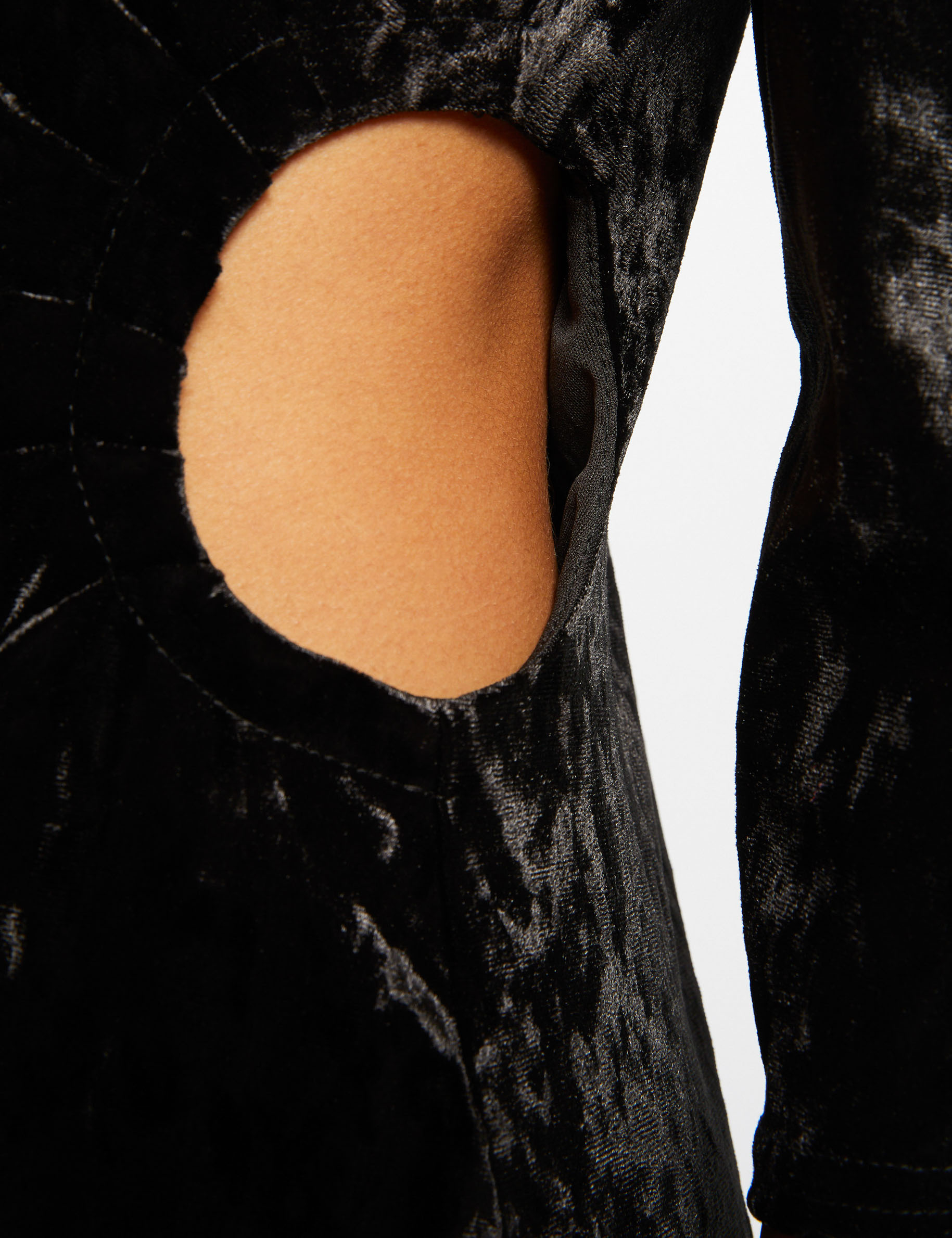 Black Diamante Strap Underbust Crepe Maxi Dress | PrettyLittleThing KSA
