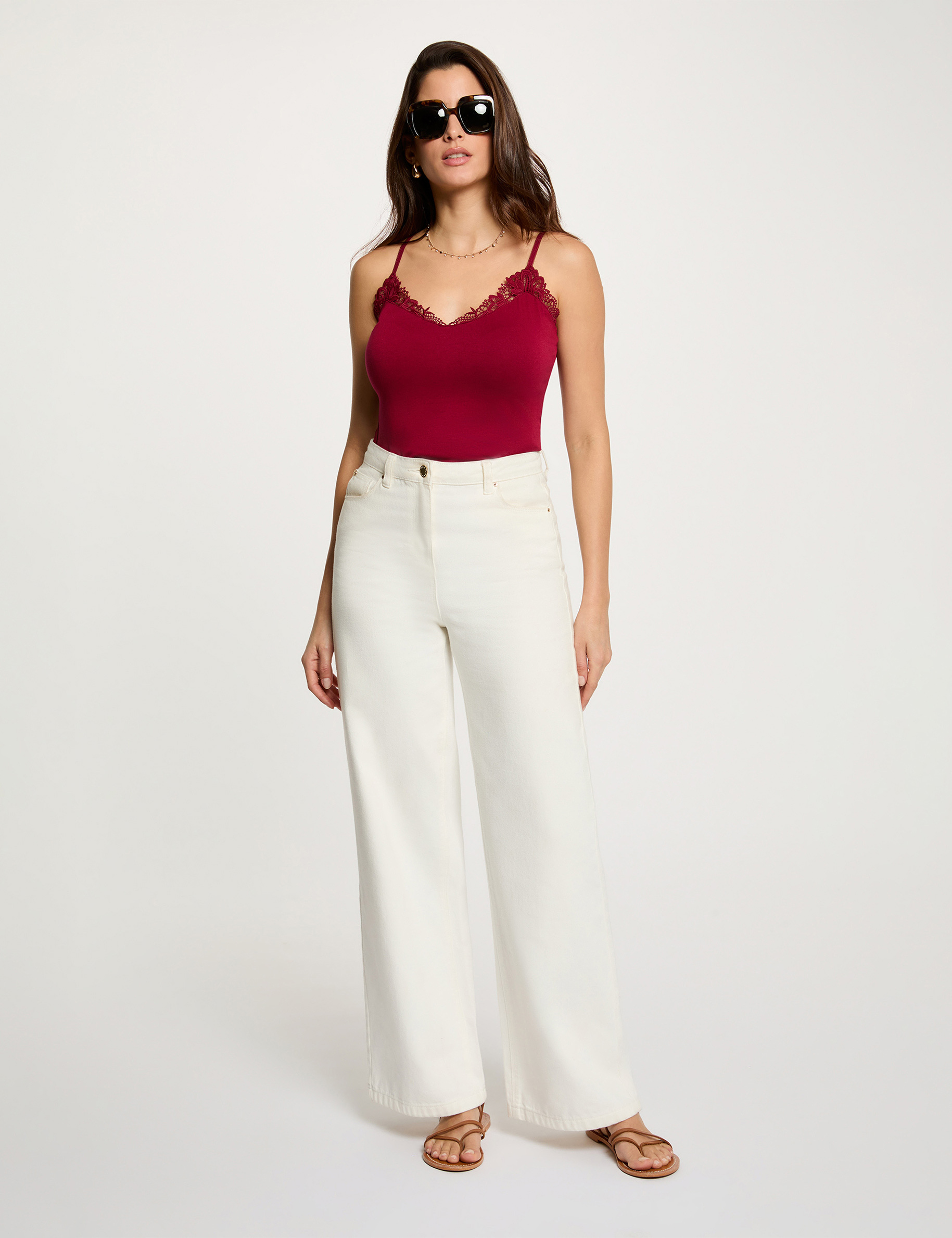 Lace-trimmed V-neck camisole bordeaux women