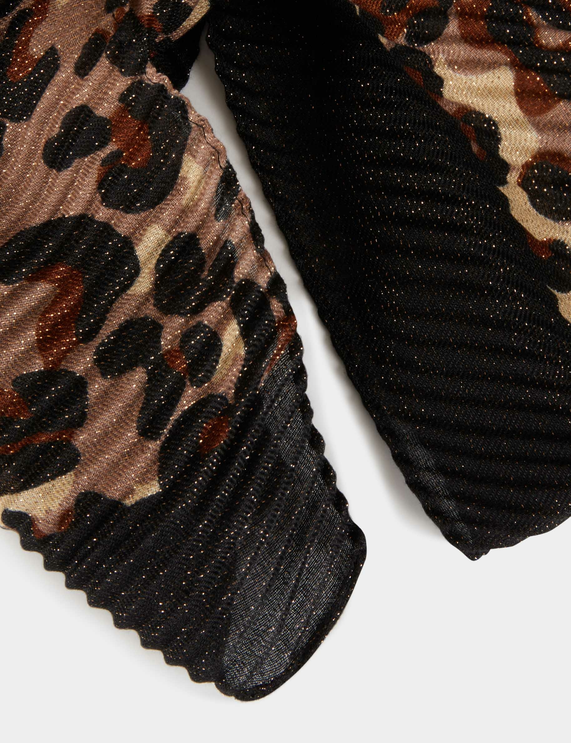 pleated scarf with leopard print brown women Pleated scarf with leopard print brown women