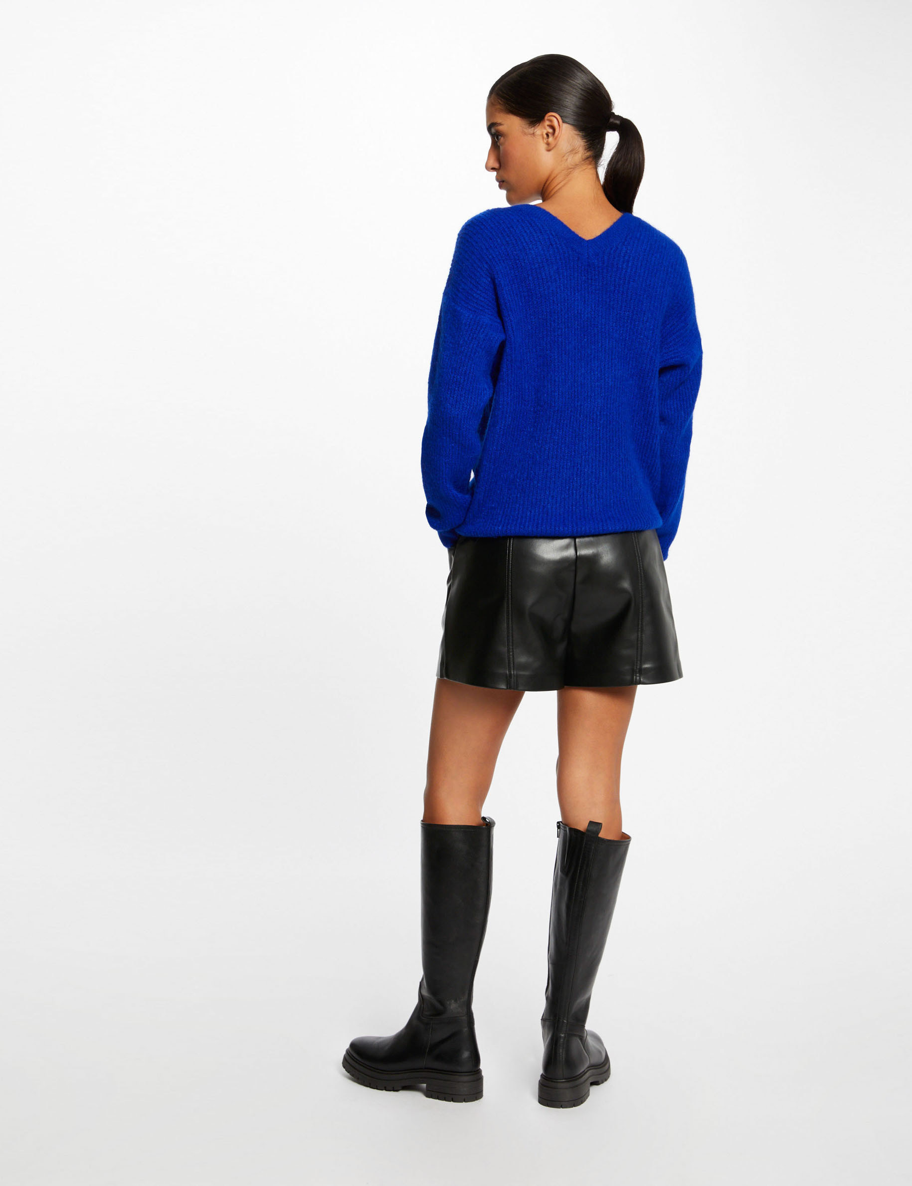 Long-sleeved jumper with V-neck electric blue ladies'