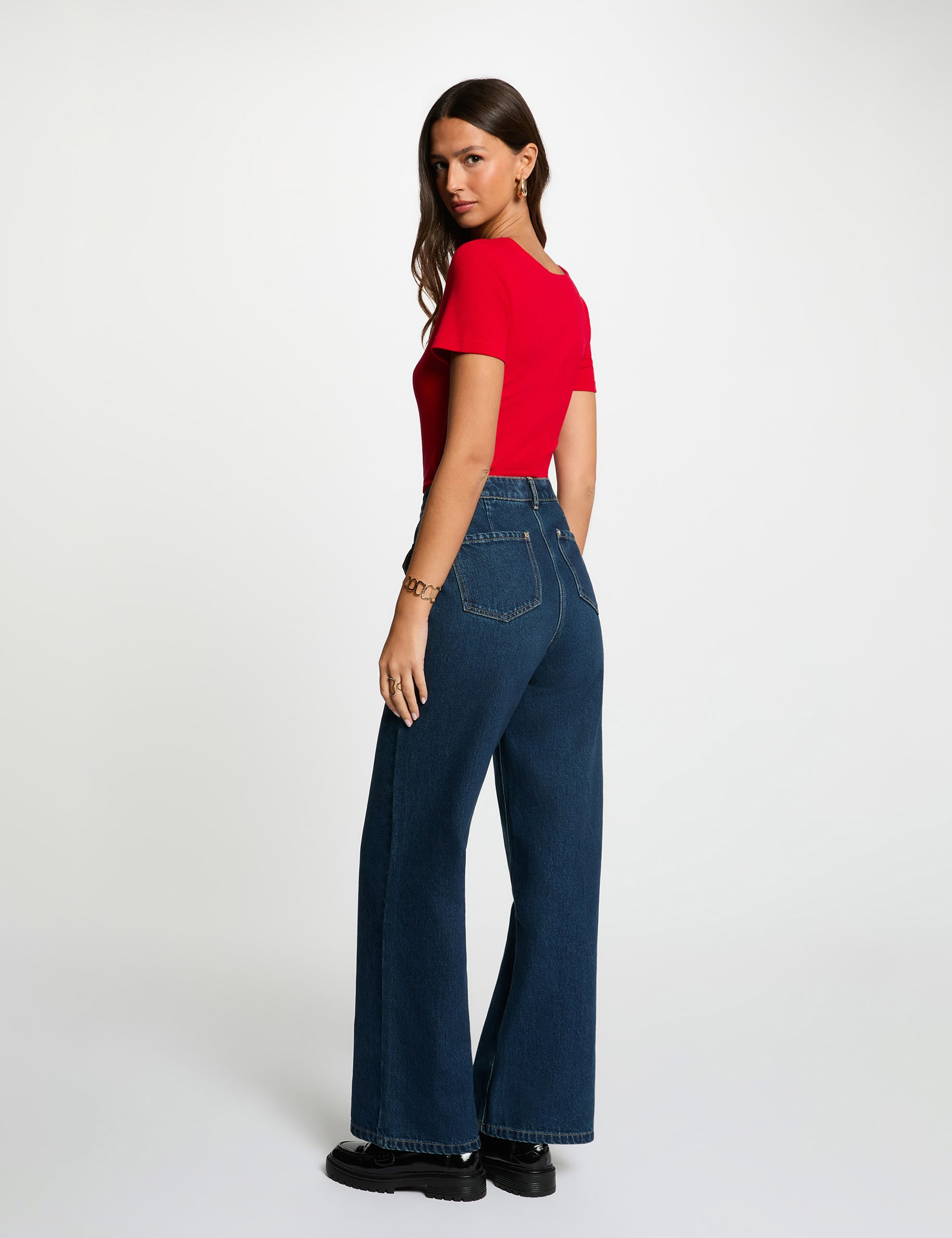 Fitted t-shirt with heart neckline red women