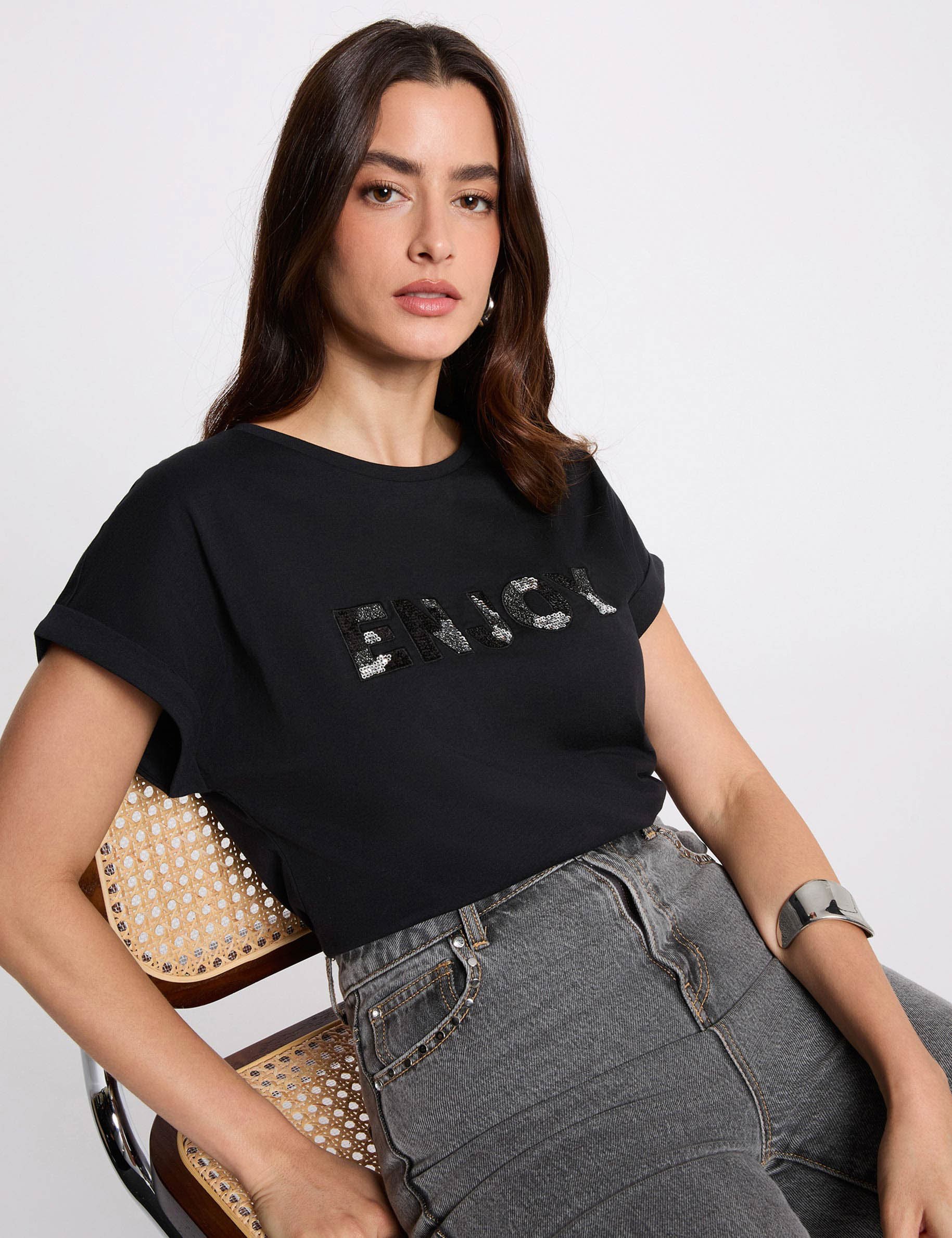 T-shirt with embroidered sleeves black women