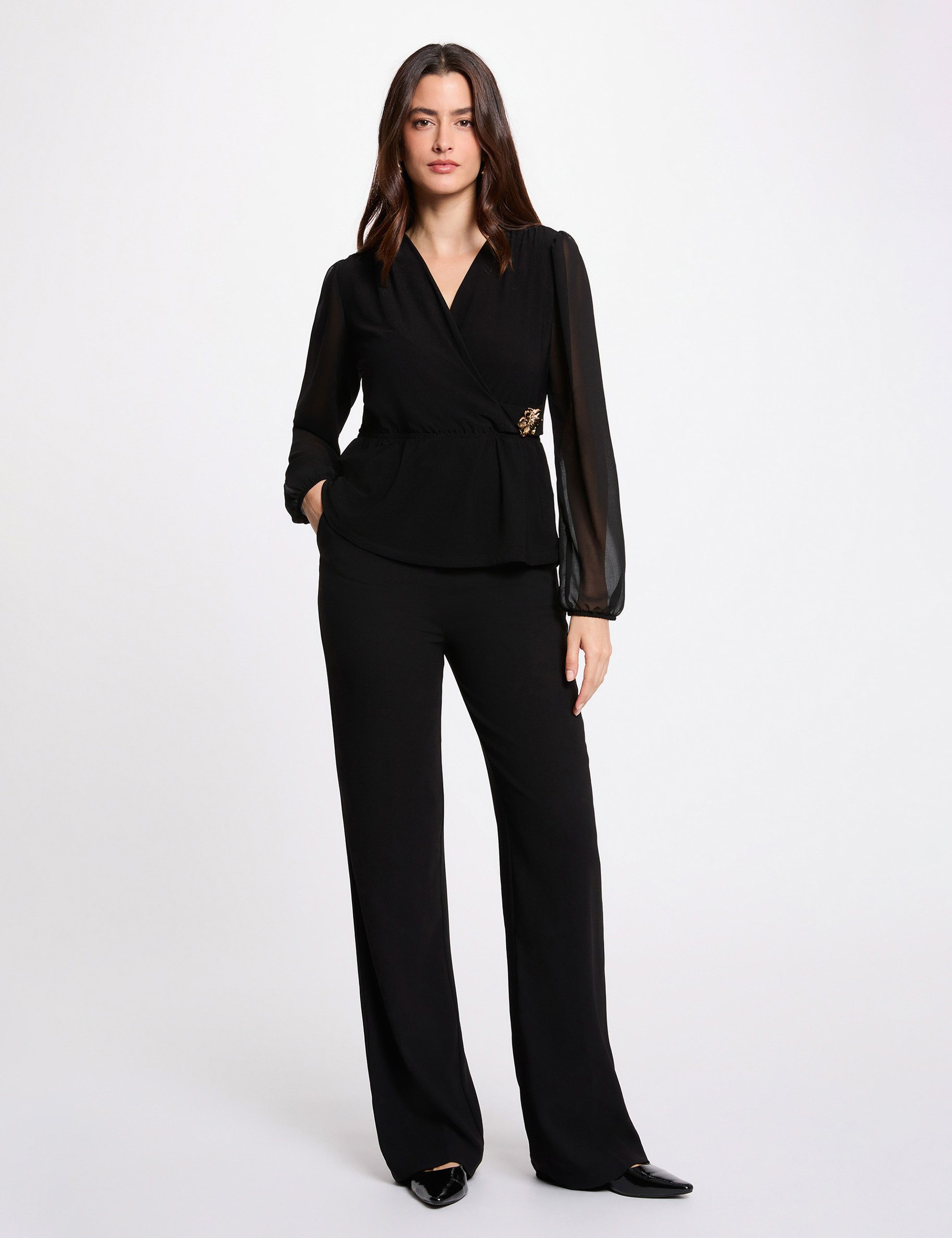 Wrap t-shirt with V-neck black women