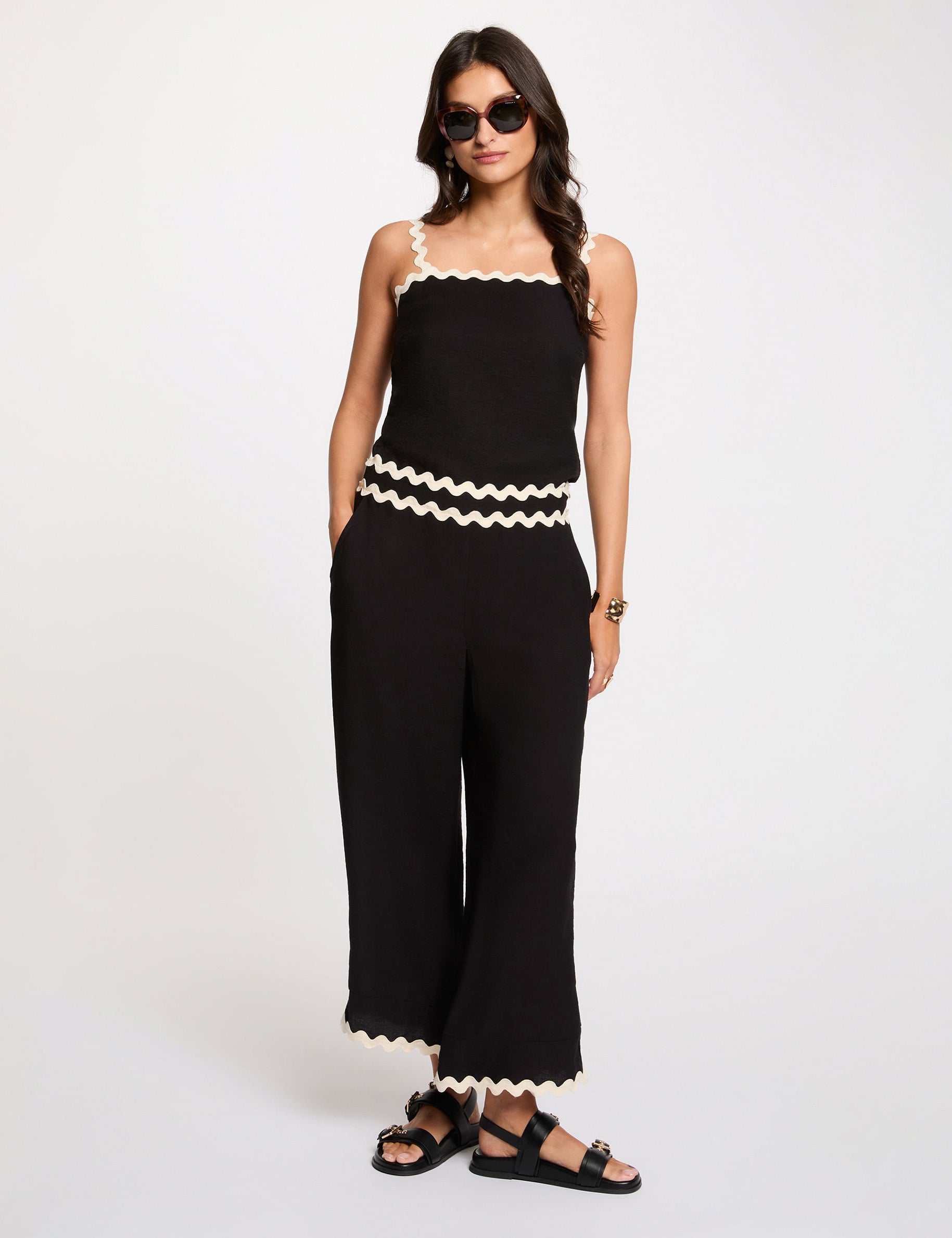 Wide-leg cropped trousers black women