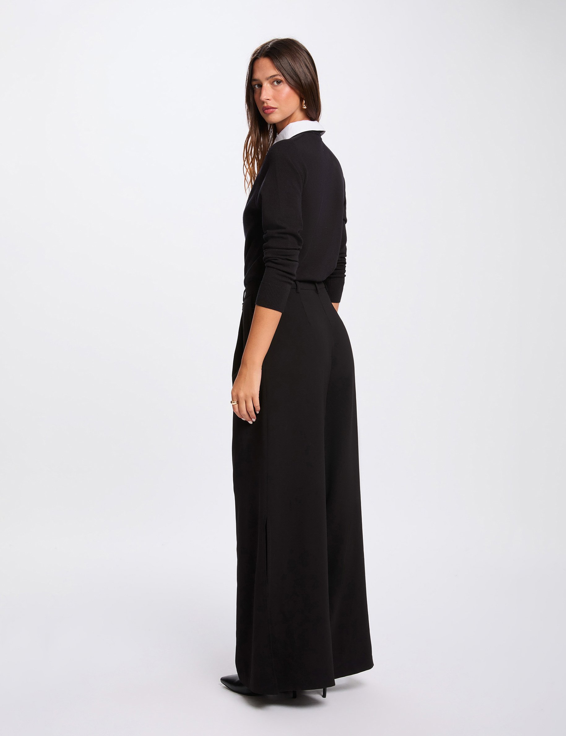 sweater with a turned down collar black women Sweater with a turned-down collar black women