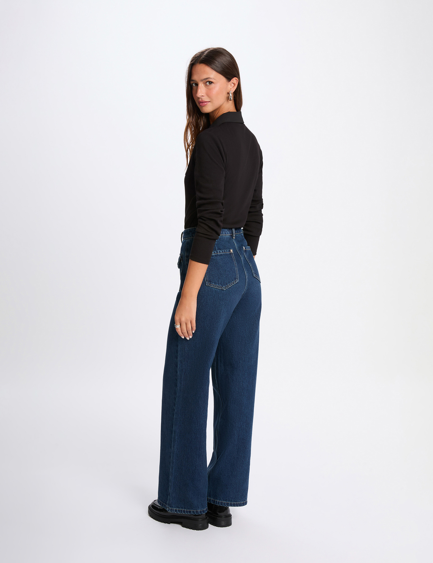Fitted knit with folded collar black women