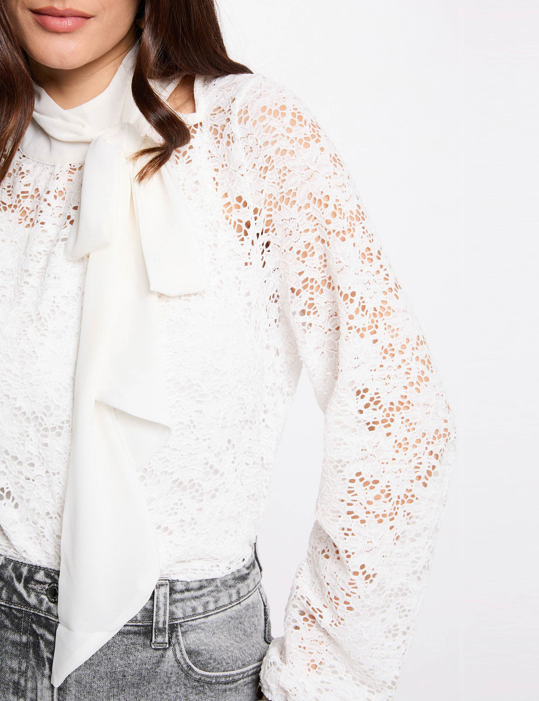 Lace t-shirt with lavallière white women