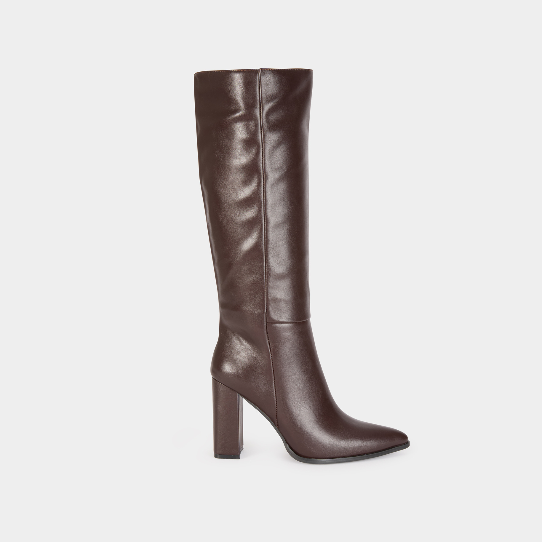 Boots with heels and pointed toe dark brown women