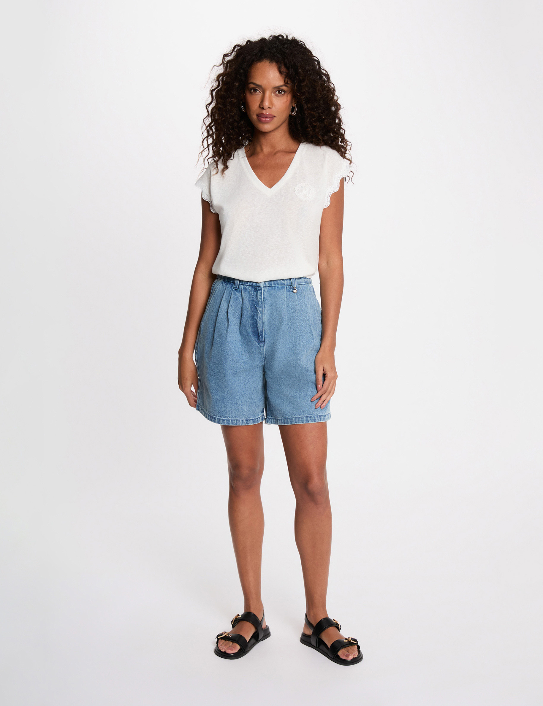 V-neck short-sleeve t-shirt white women