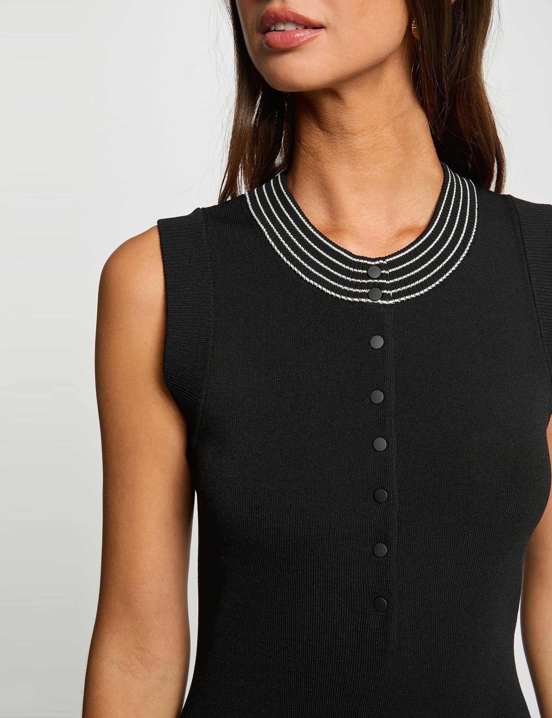 Sleeveless short dress black women