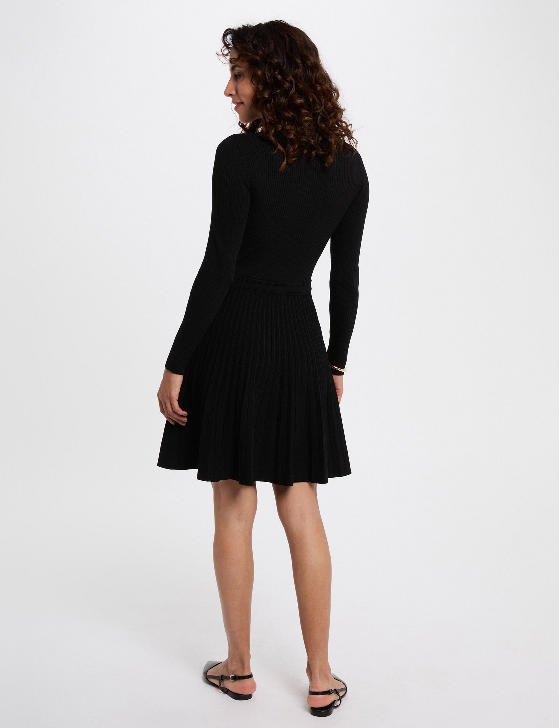 Robe courte cintrée noir femme