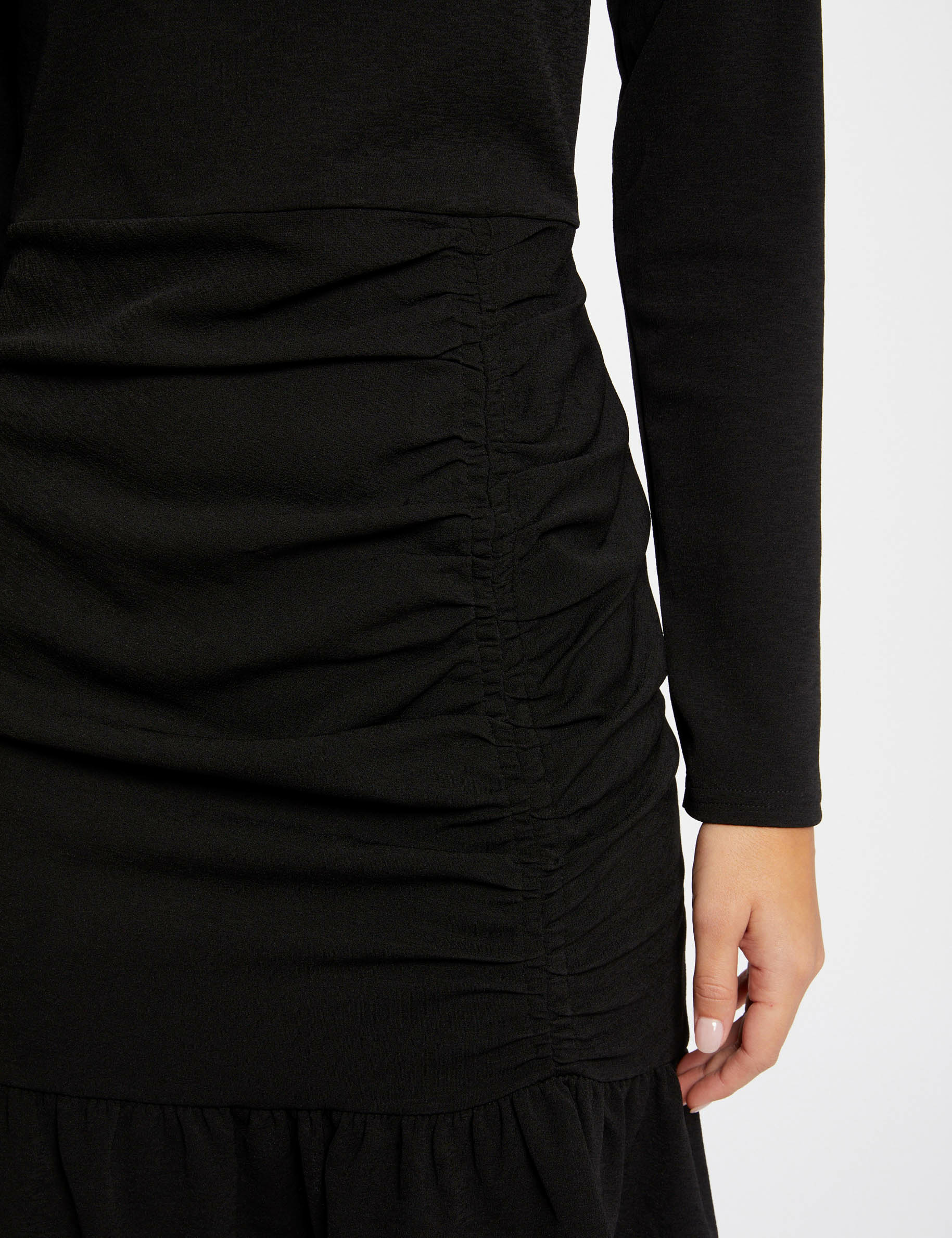Fitted dress ruffles and high collar black ladies'