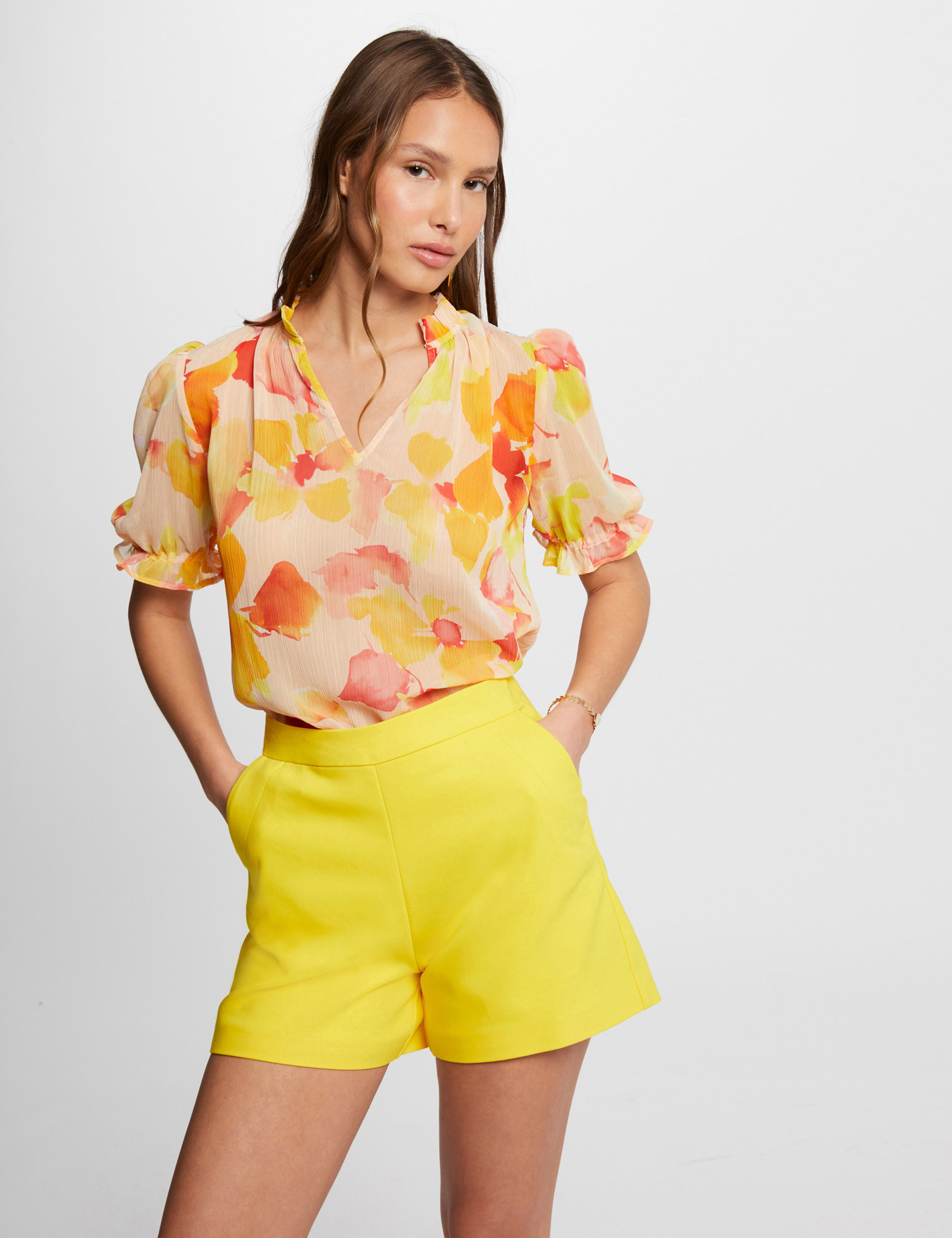 High-waisted fitted shorts yellow ladies'