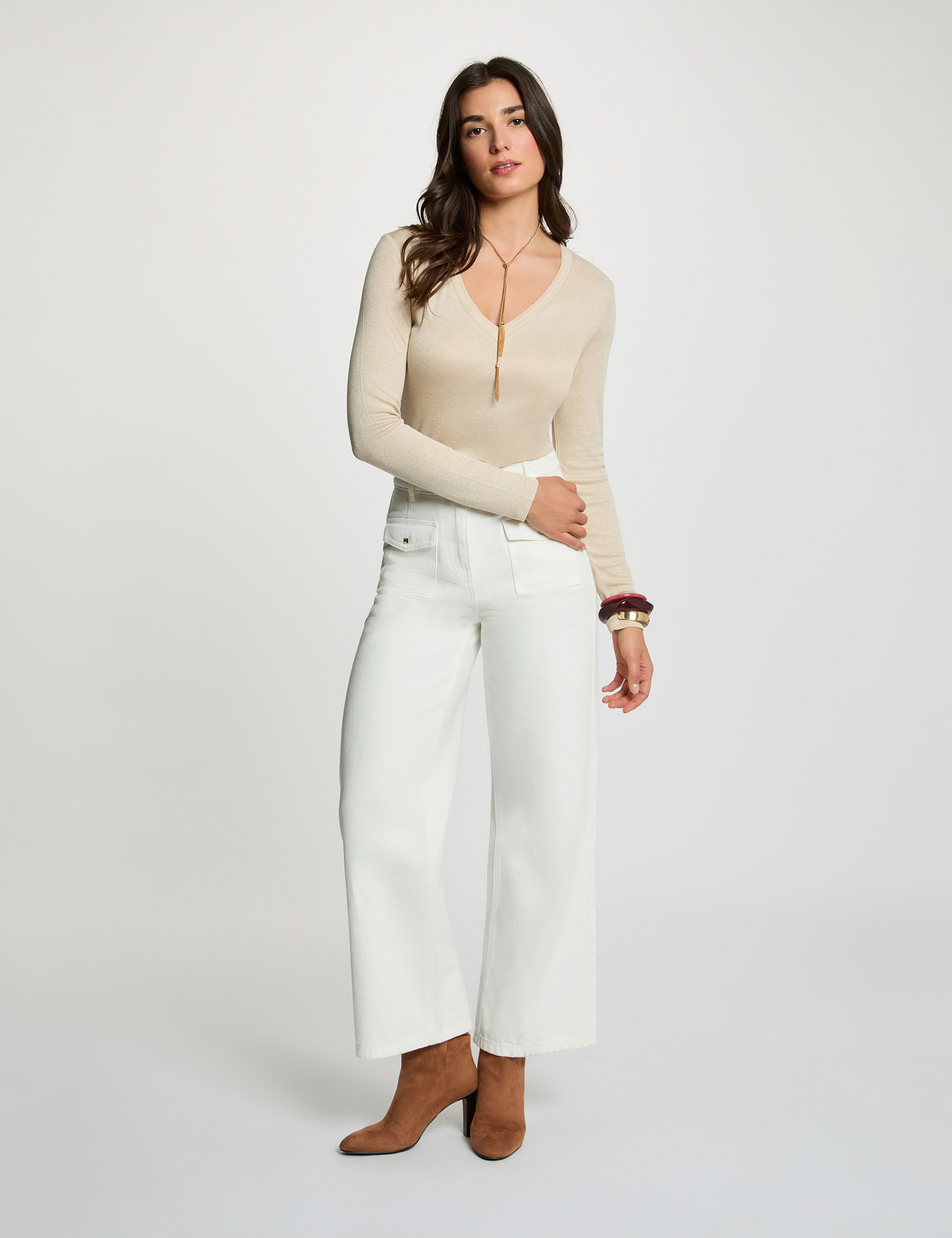 Fitted v-neck t-shirt ivory women