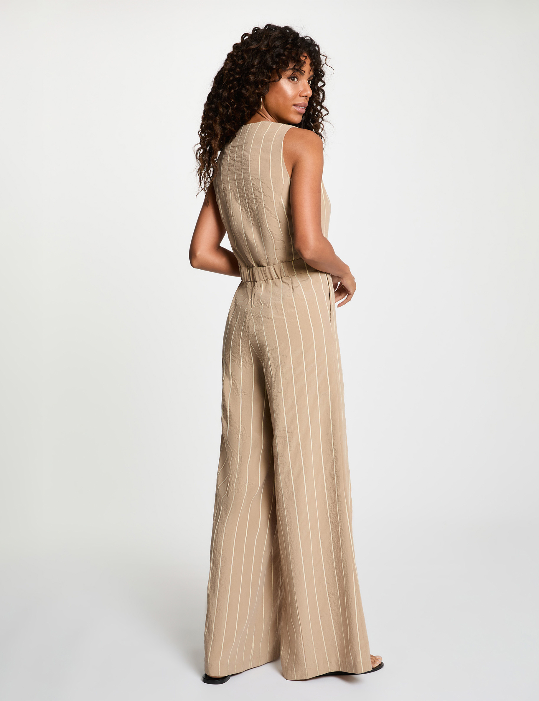 taupe women